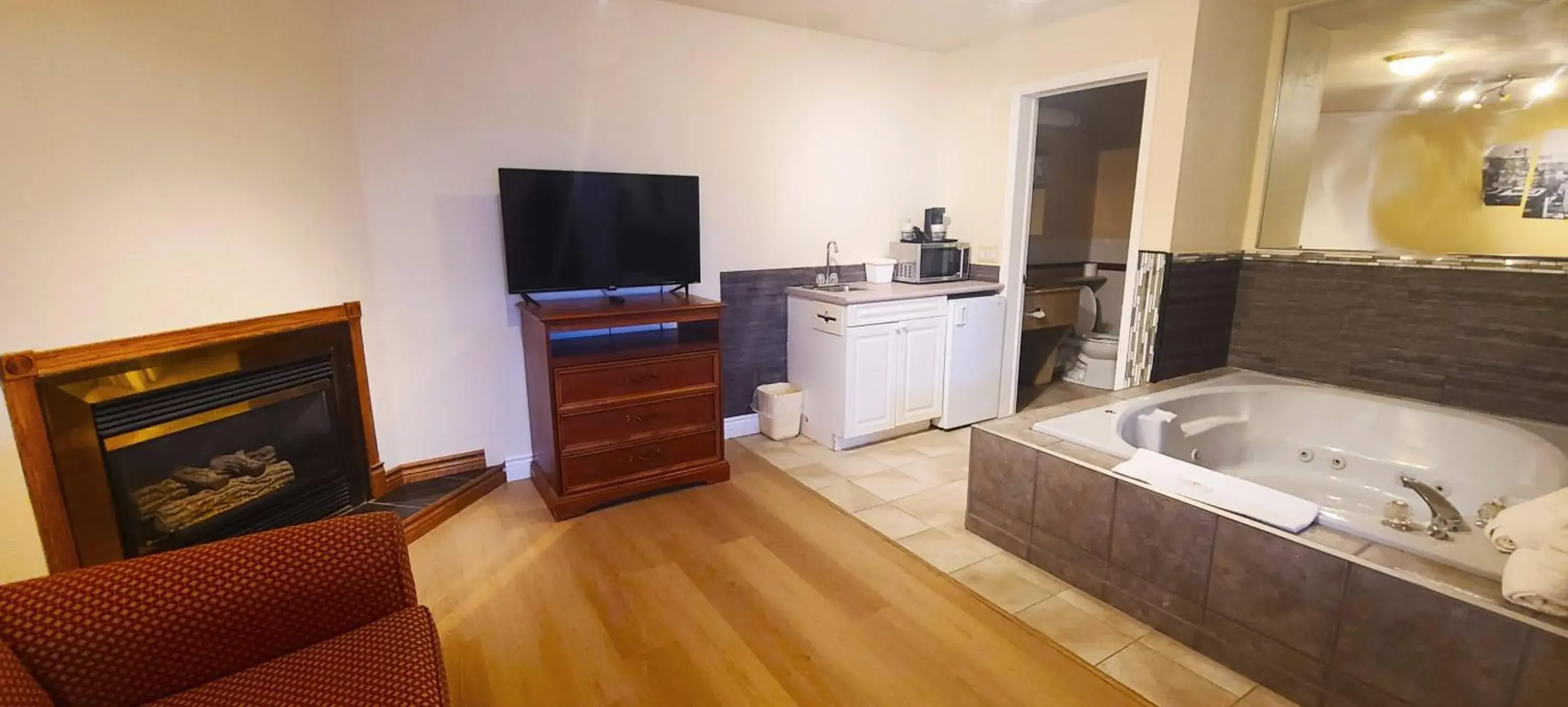 Bed in Riviera Inn And Suites 1000 Islands Bed in Riviera Inn And Suites 1000 Islands