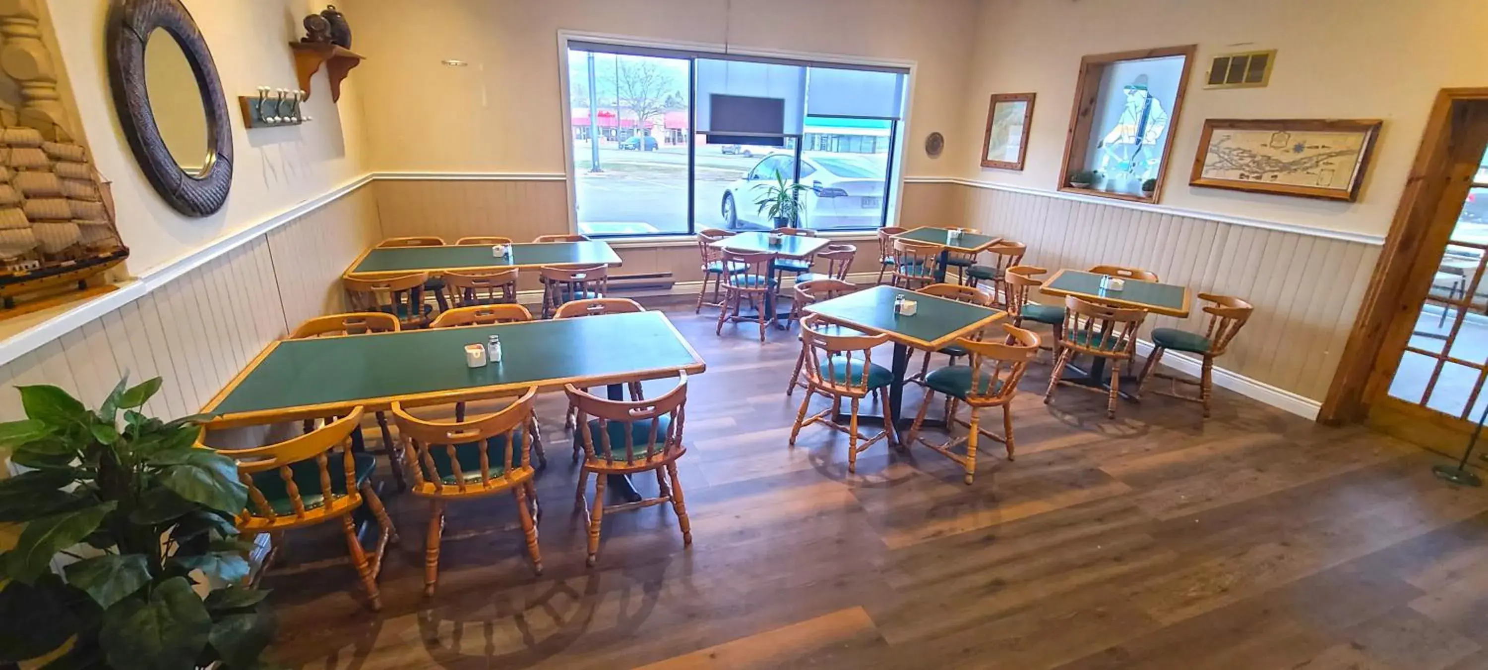 Restaurant/places to eat in Riviera Inn And Suites 1000 Islands Restaurant/places to eat in Riviera Inn And Suites 1000 Islands