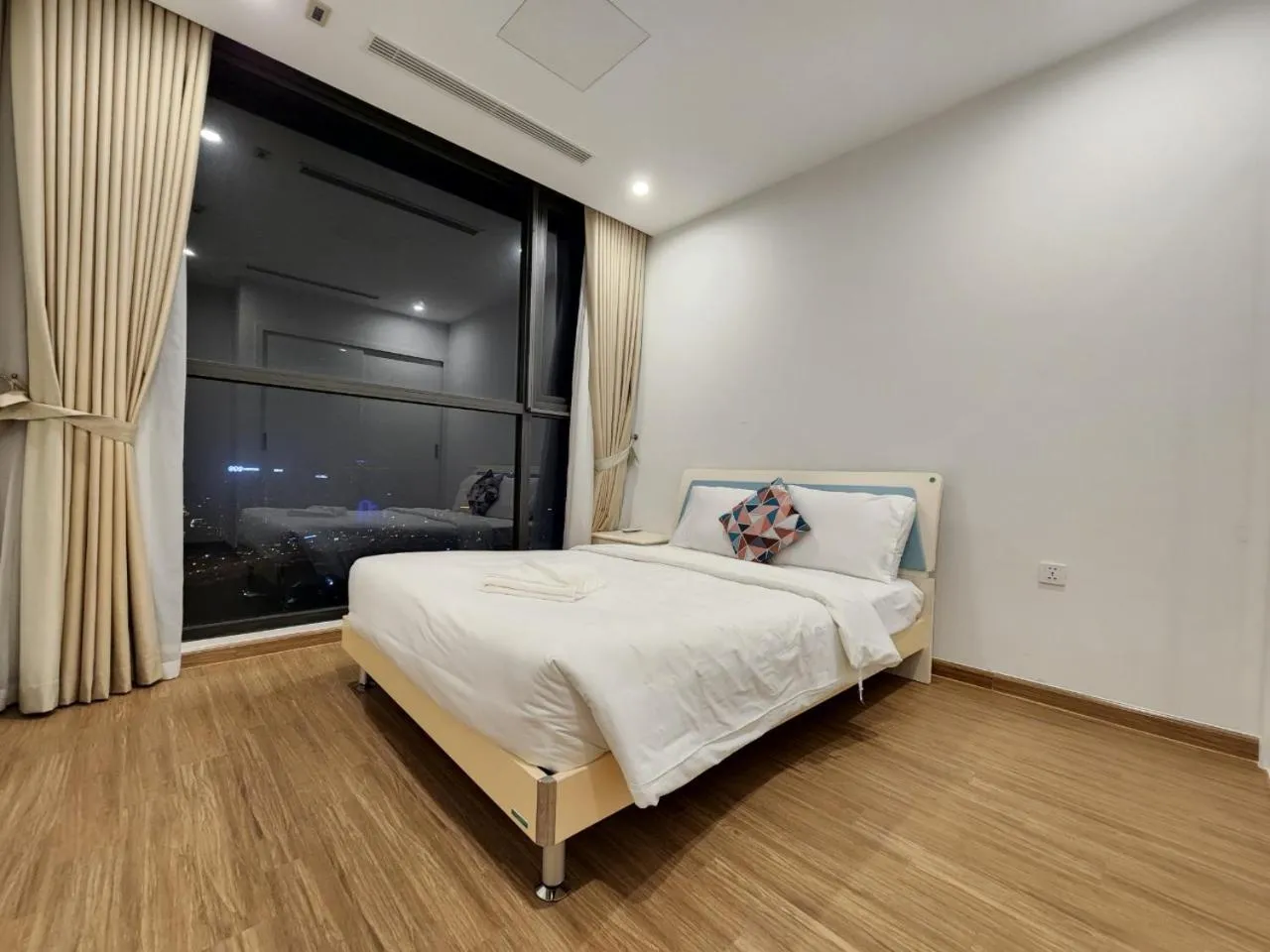 Bed in Vinhomes Skylake