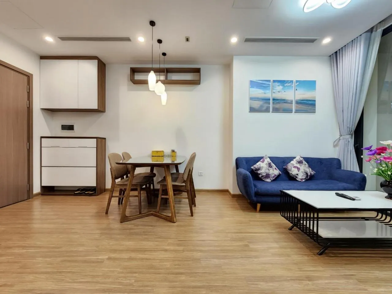 Kitchen or kitchenette in Vinhomes Skylake