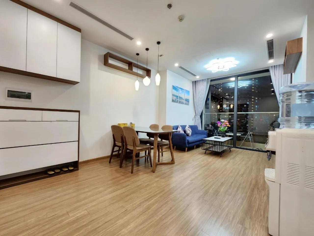 Kitchen or kitchenette in Vinhomes Skylake