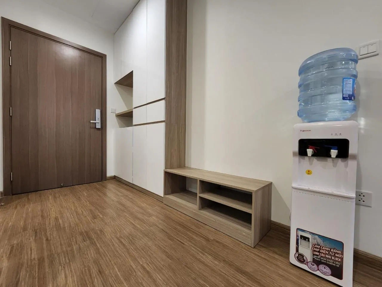 wardrobe in Vinhomes Skylake