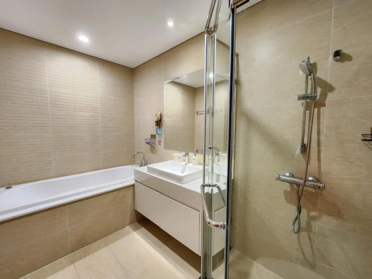 Shower in Vinhomes Skylake
