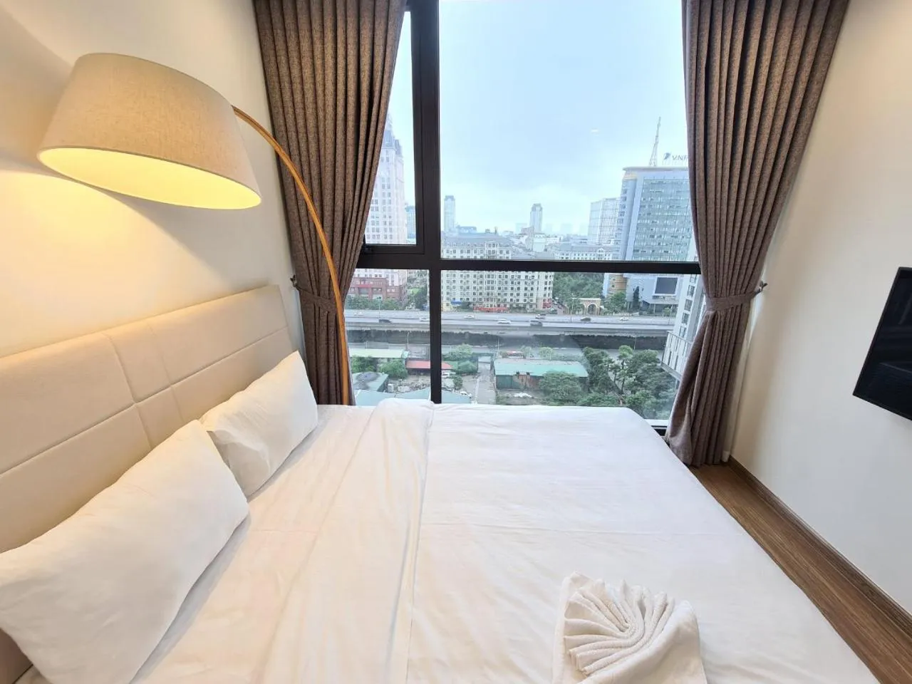 Bed in Vinhomes Skylake