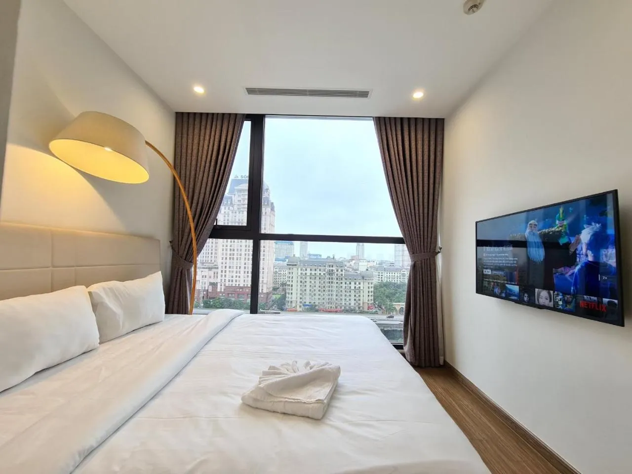 Bed in Vinhomes Skylake