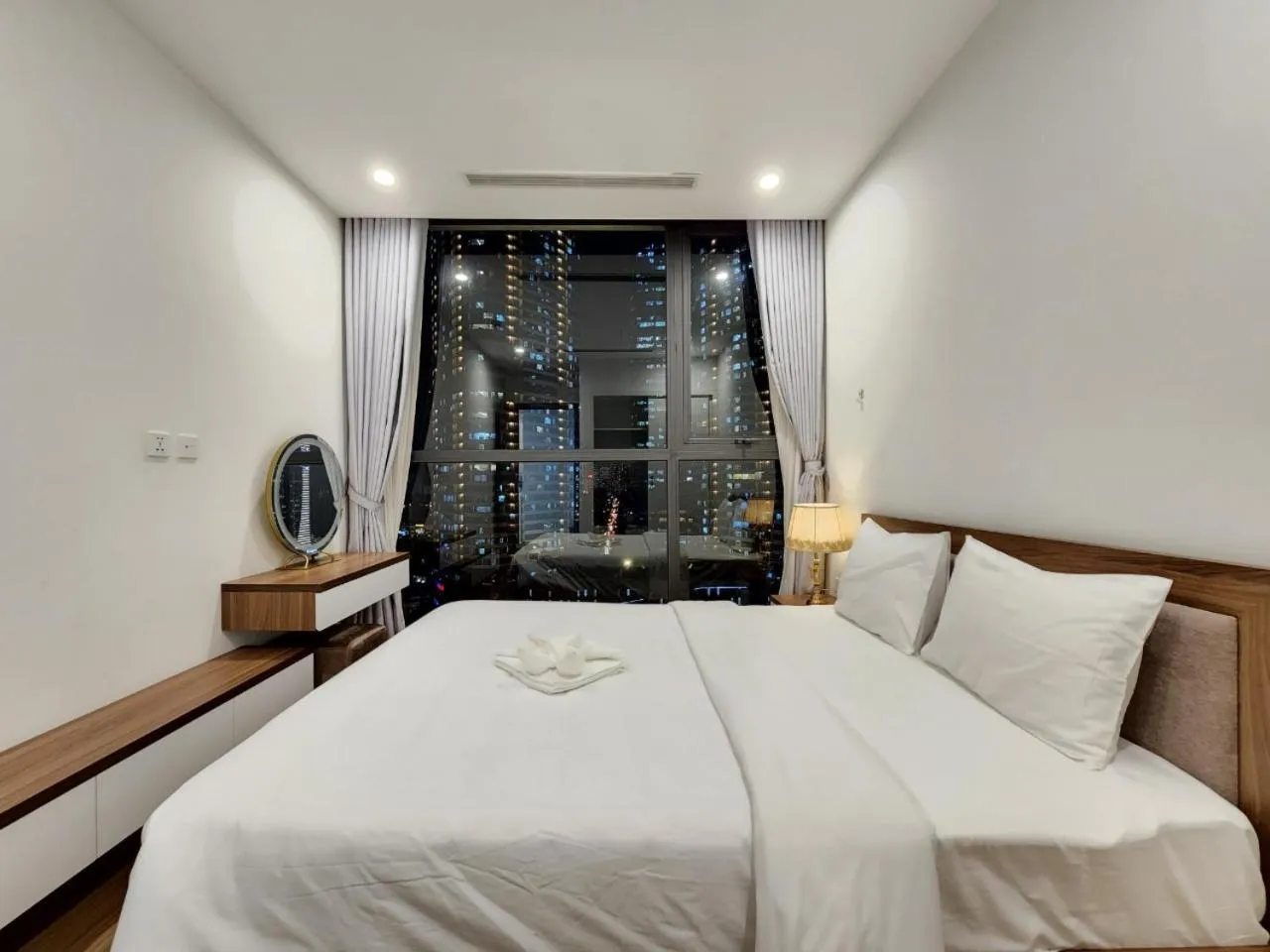 Bed in Vinhomes Skylake