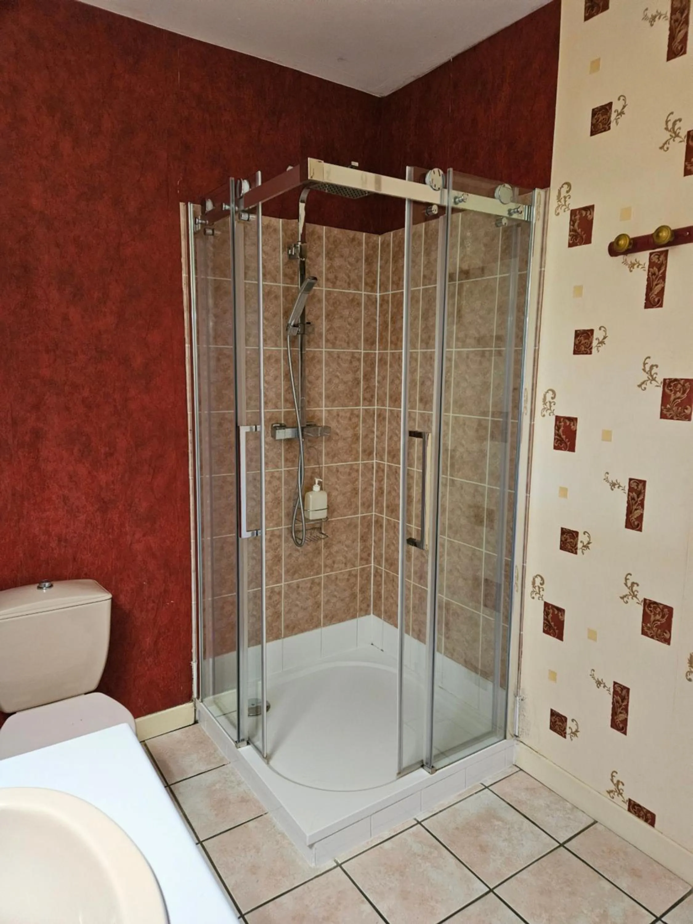 Bathroom in LA GARDE DUCALE