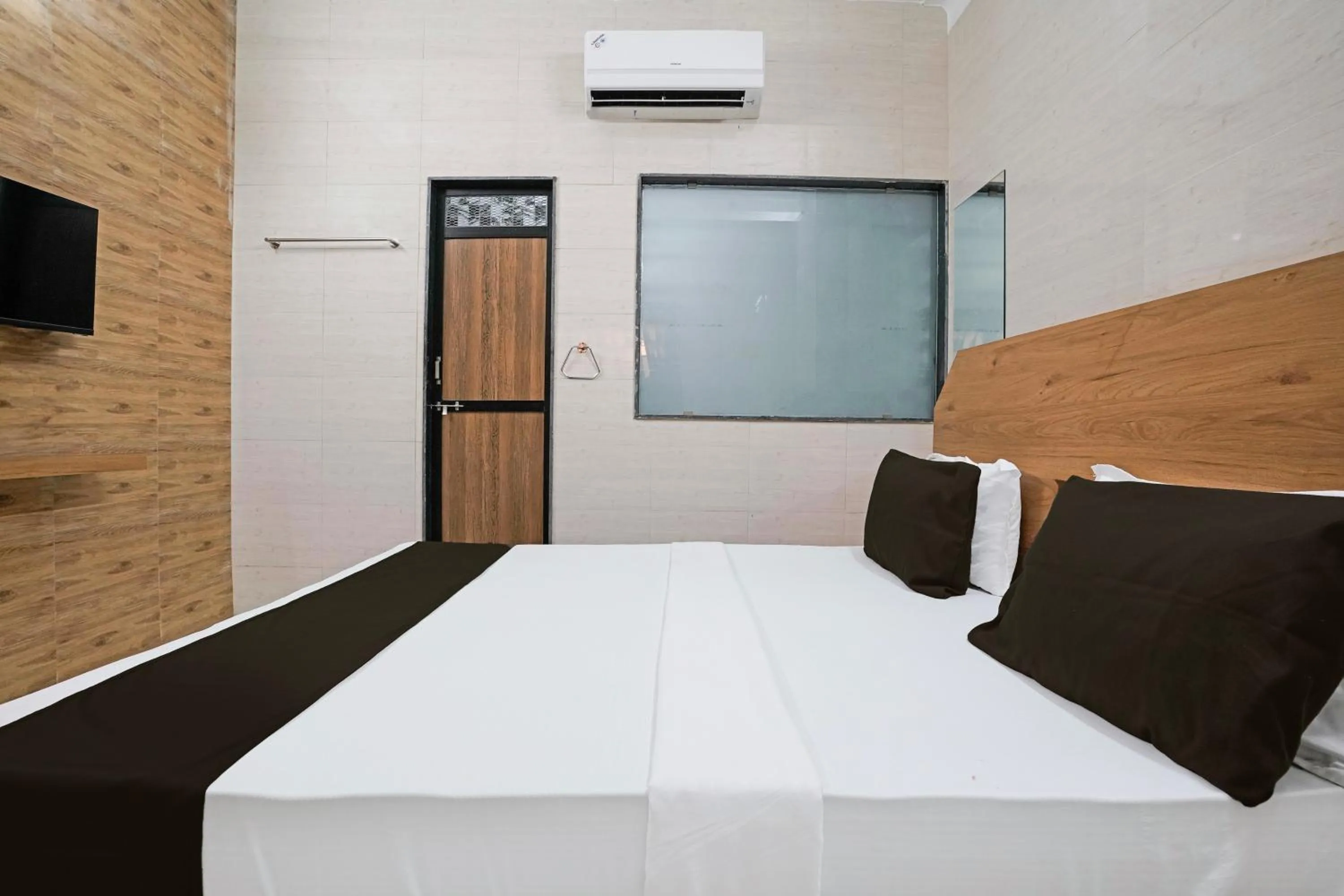 Bedroom, Bed in Super Hotel O H.R.KING HOTEL