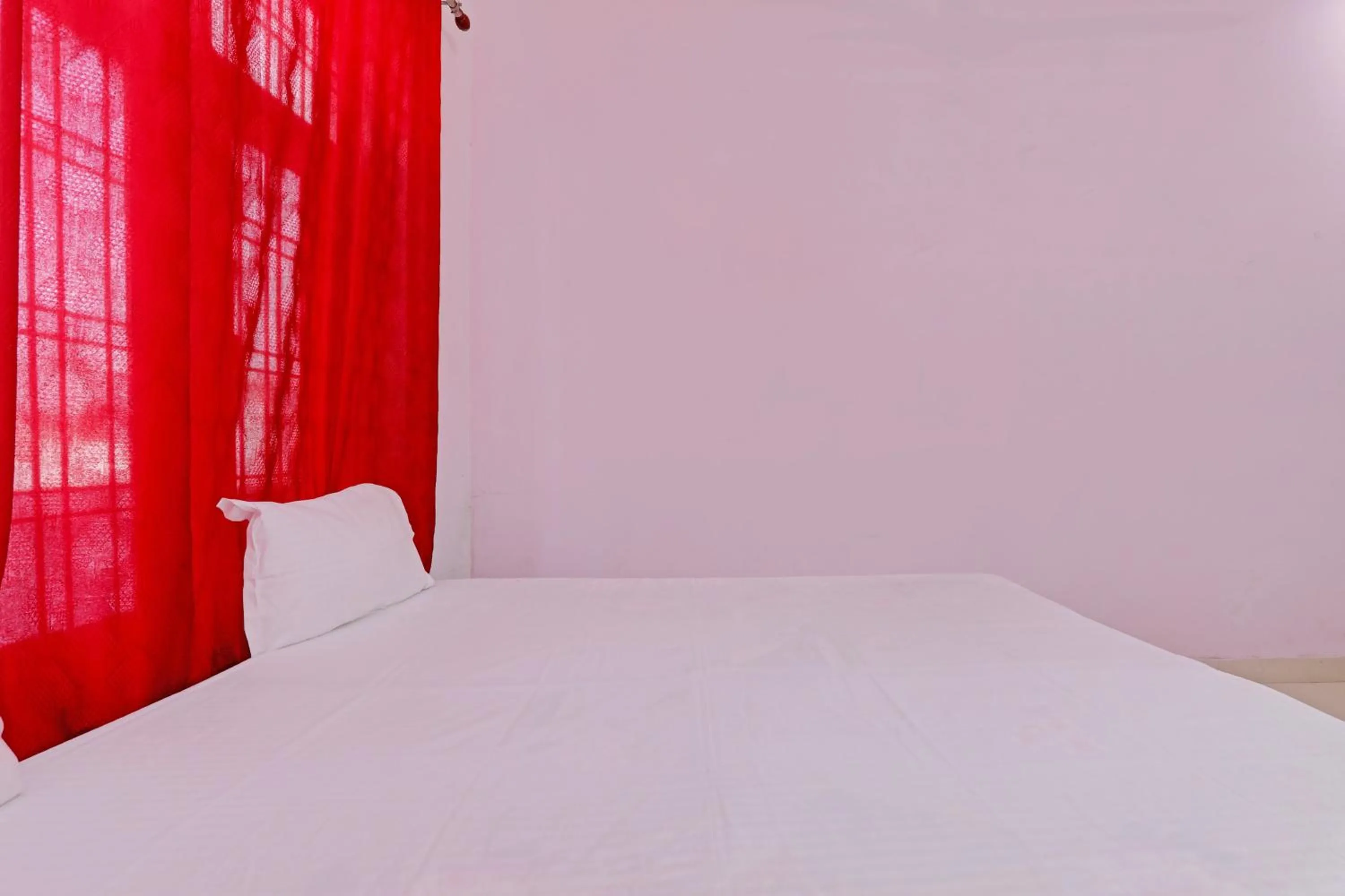 Facade/entrance, Bed in Hotel O Jankipuram Paradise Hotel