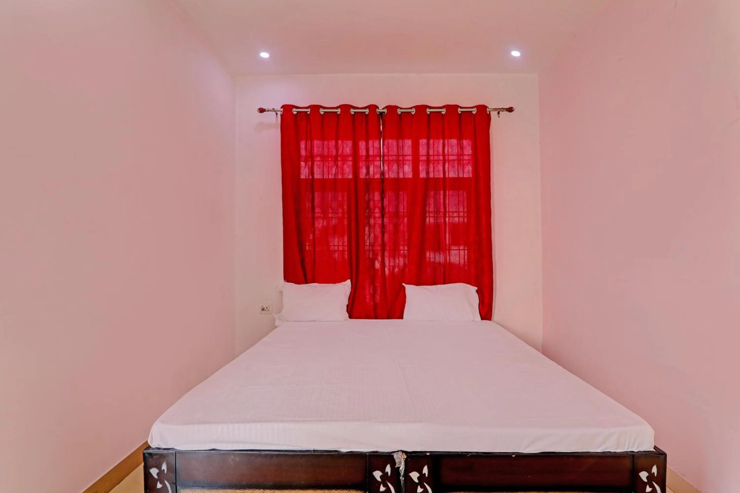 Lobby or reception, Bed in Hotel O Jankipuram Paradise Hotel