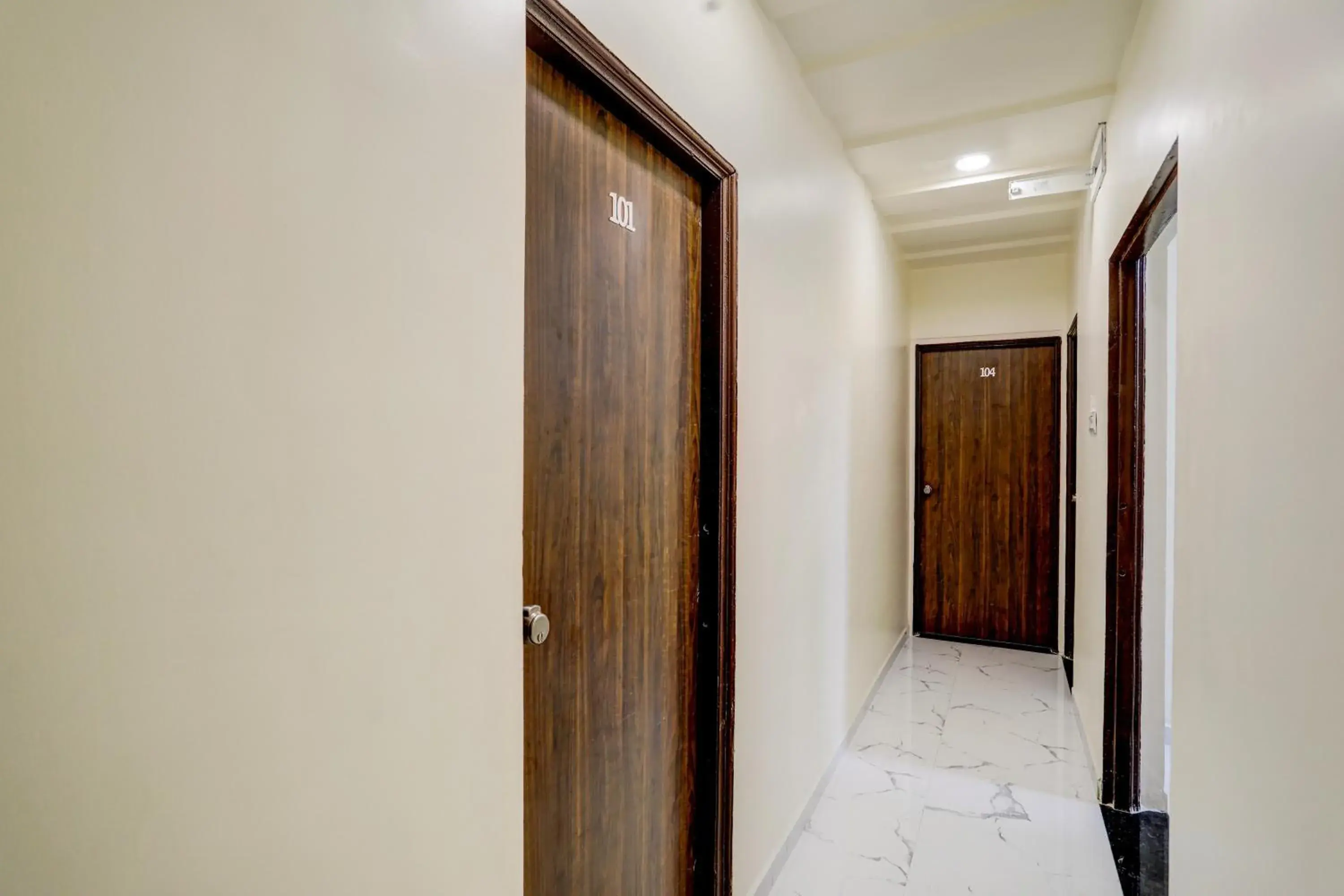 Lobby or reception in Hotel O highway blues Lobby or reception in Hotel O highway blues