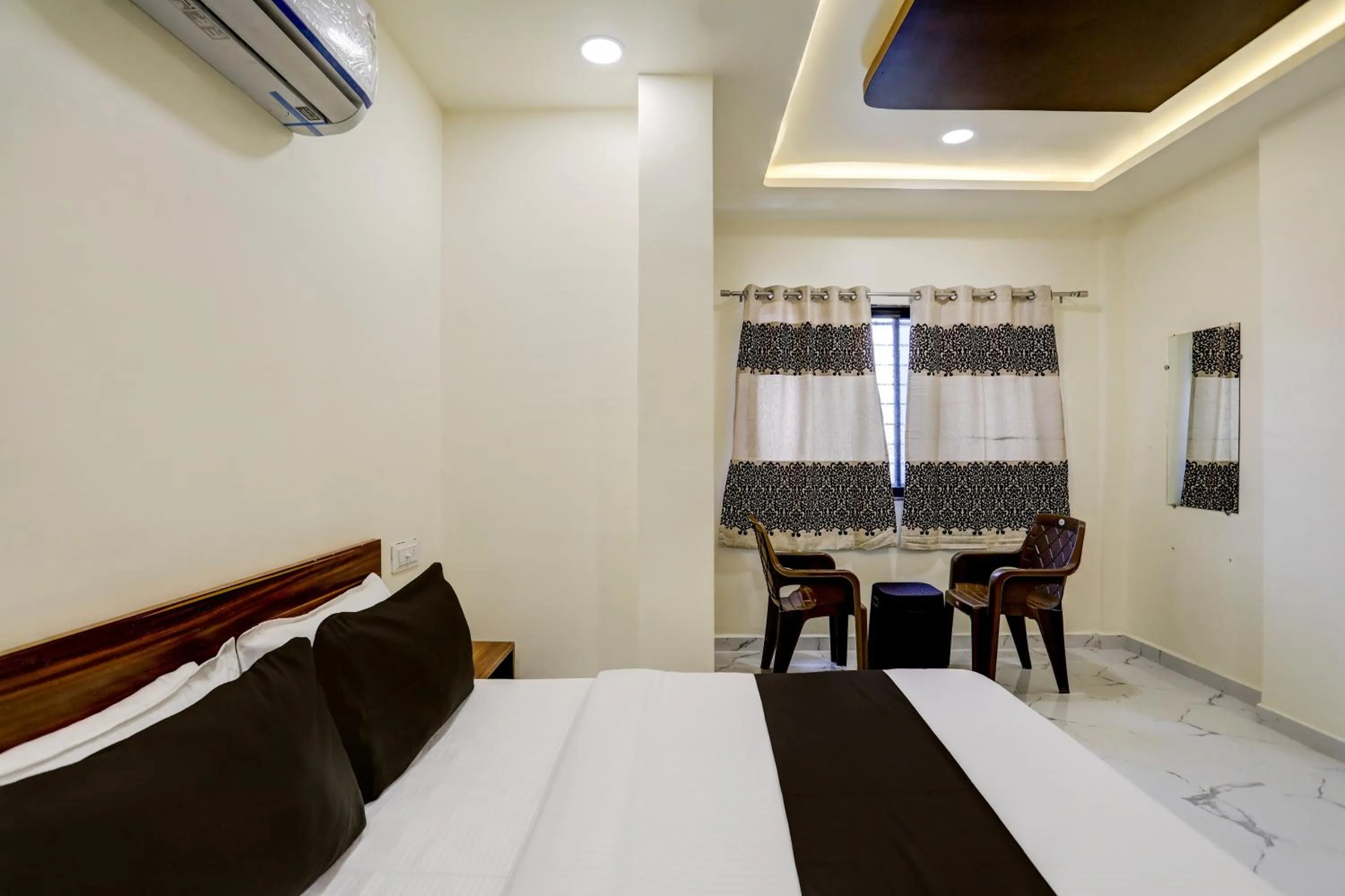 Bedroom, Bed in Hotel O highway blues