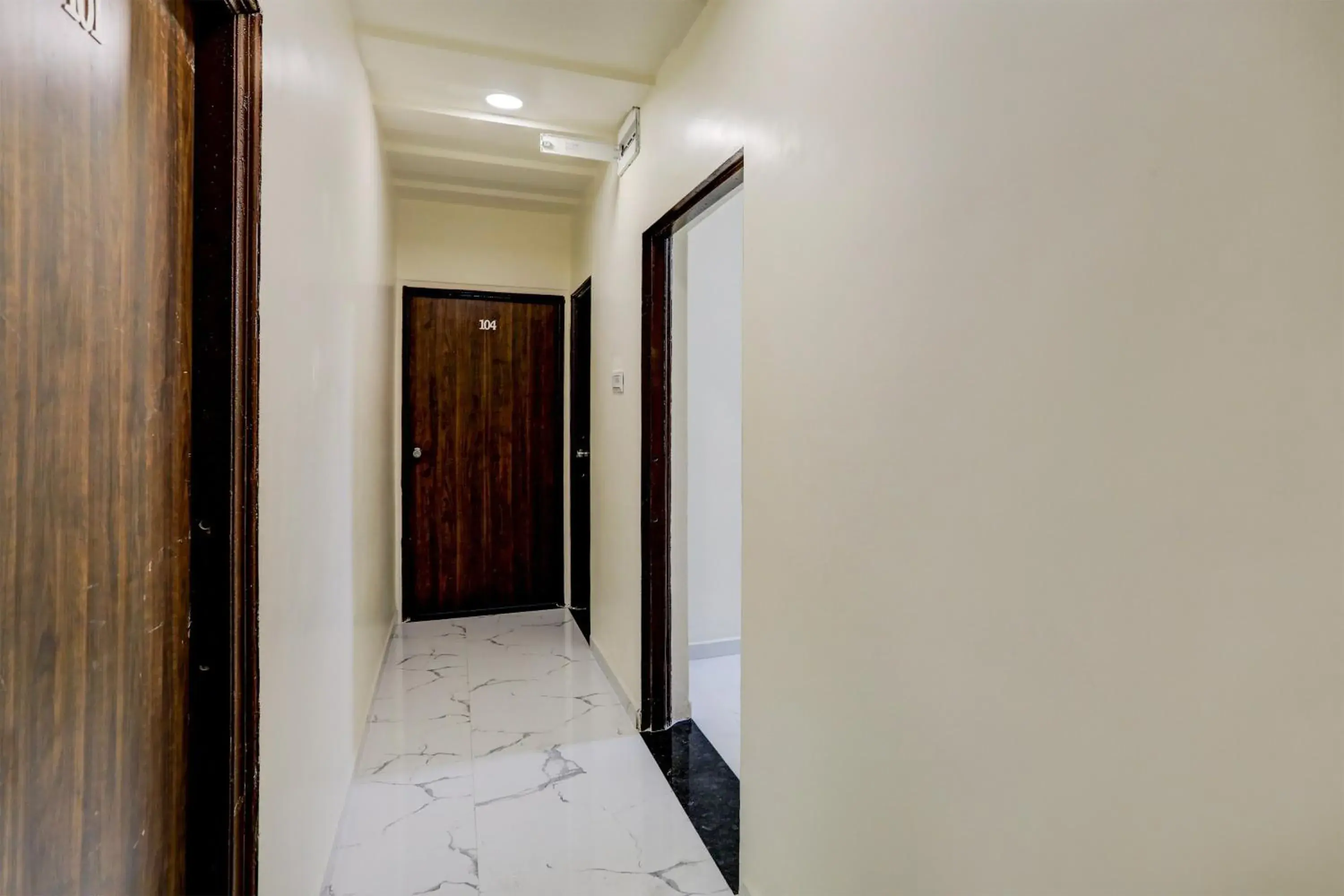 Lobby or reception in Hotel O highway blues Lobby or reception in Hotel O highway blues