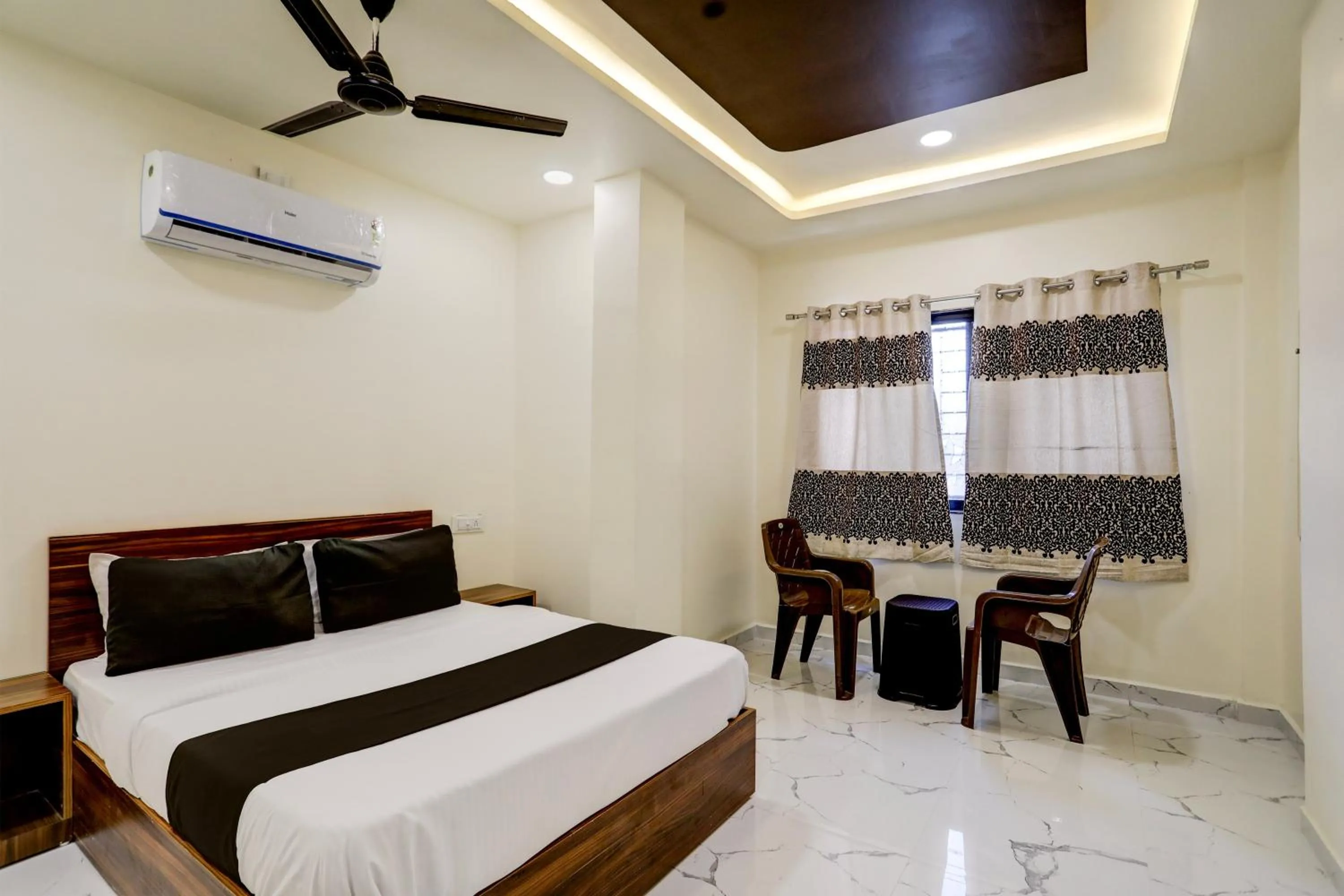 Bedroom, Bed in Hotel O highway blues