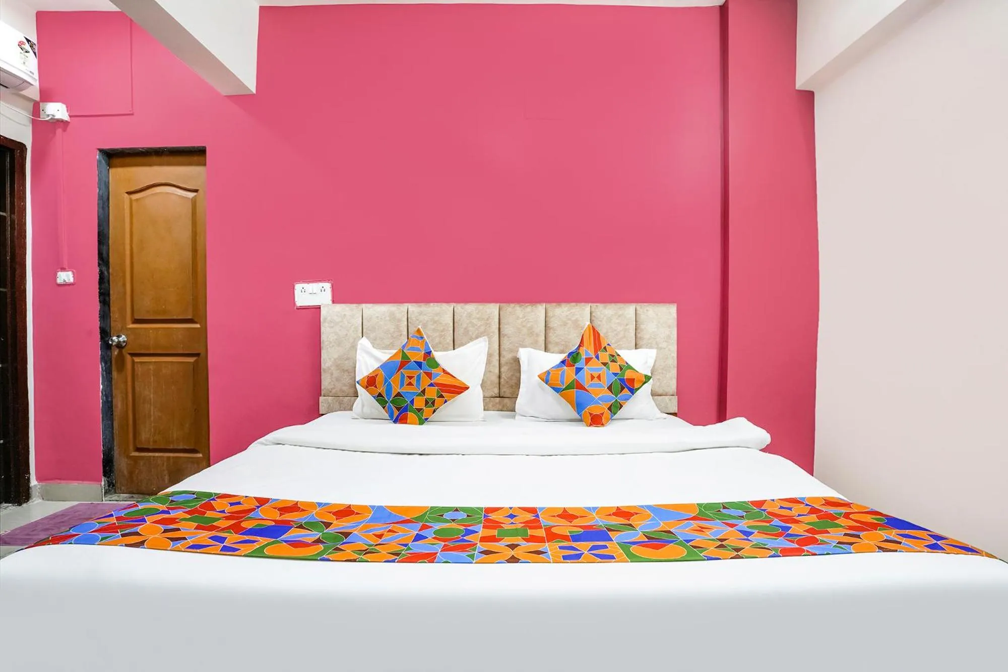 Bed in Via Sunset Residency - Nr Apollo Hospitals