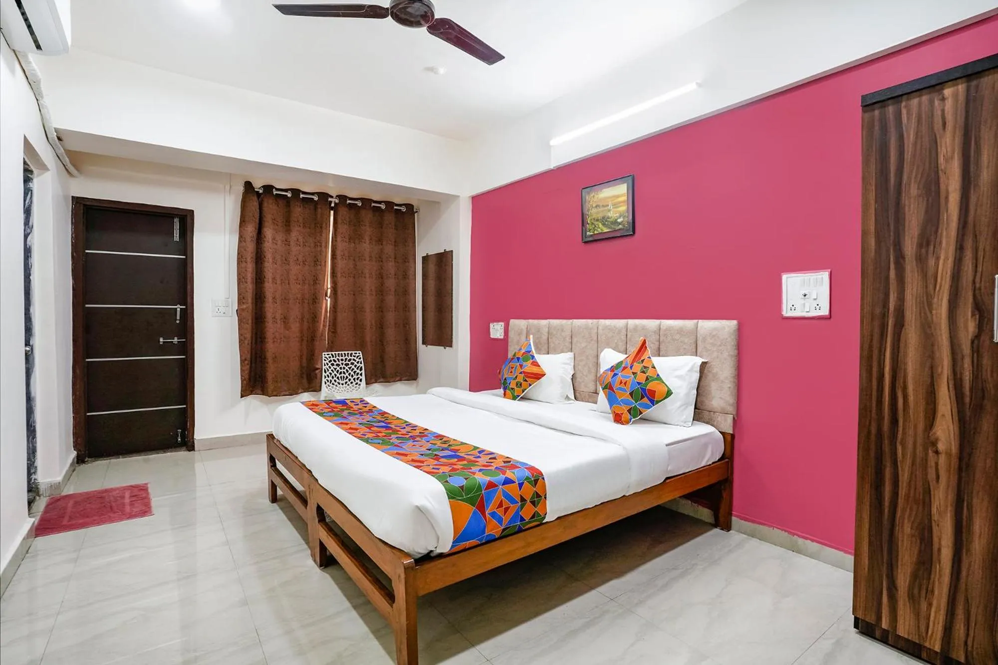 Bed in Via Sunset Residency - Nr Apollo Hospitals