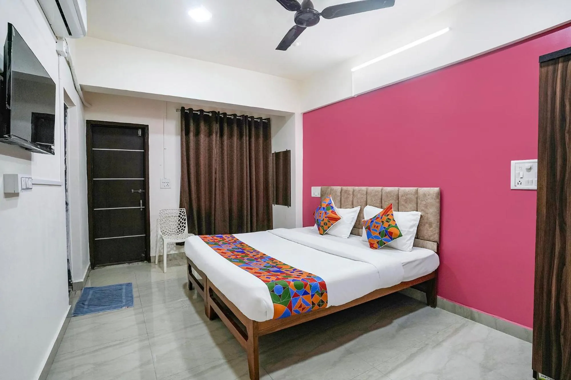 Bed in Via Sunset Residency - Nr Apollo Hospitals