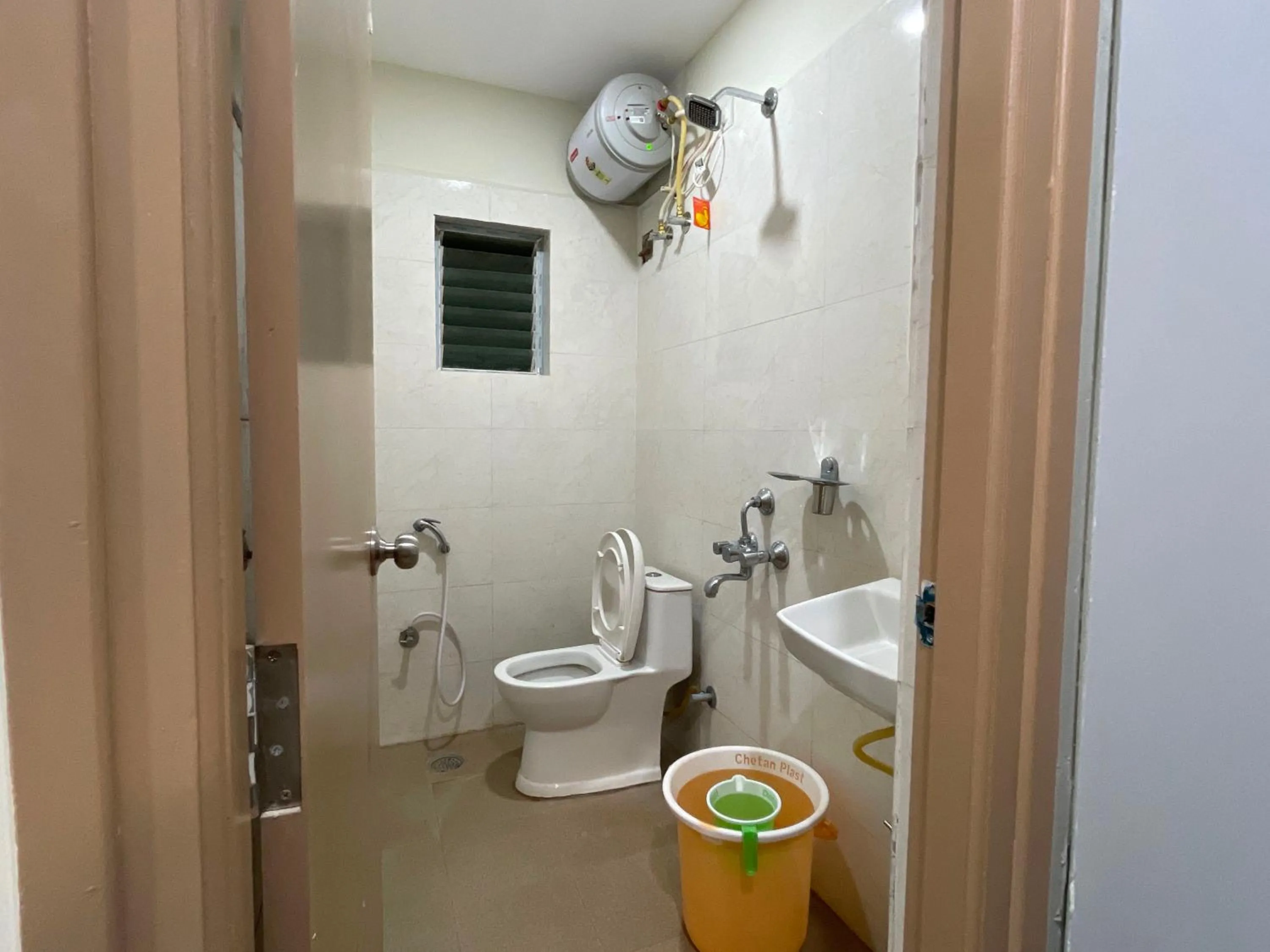 Bathroom in Hotel O Helloworld tech view