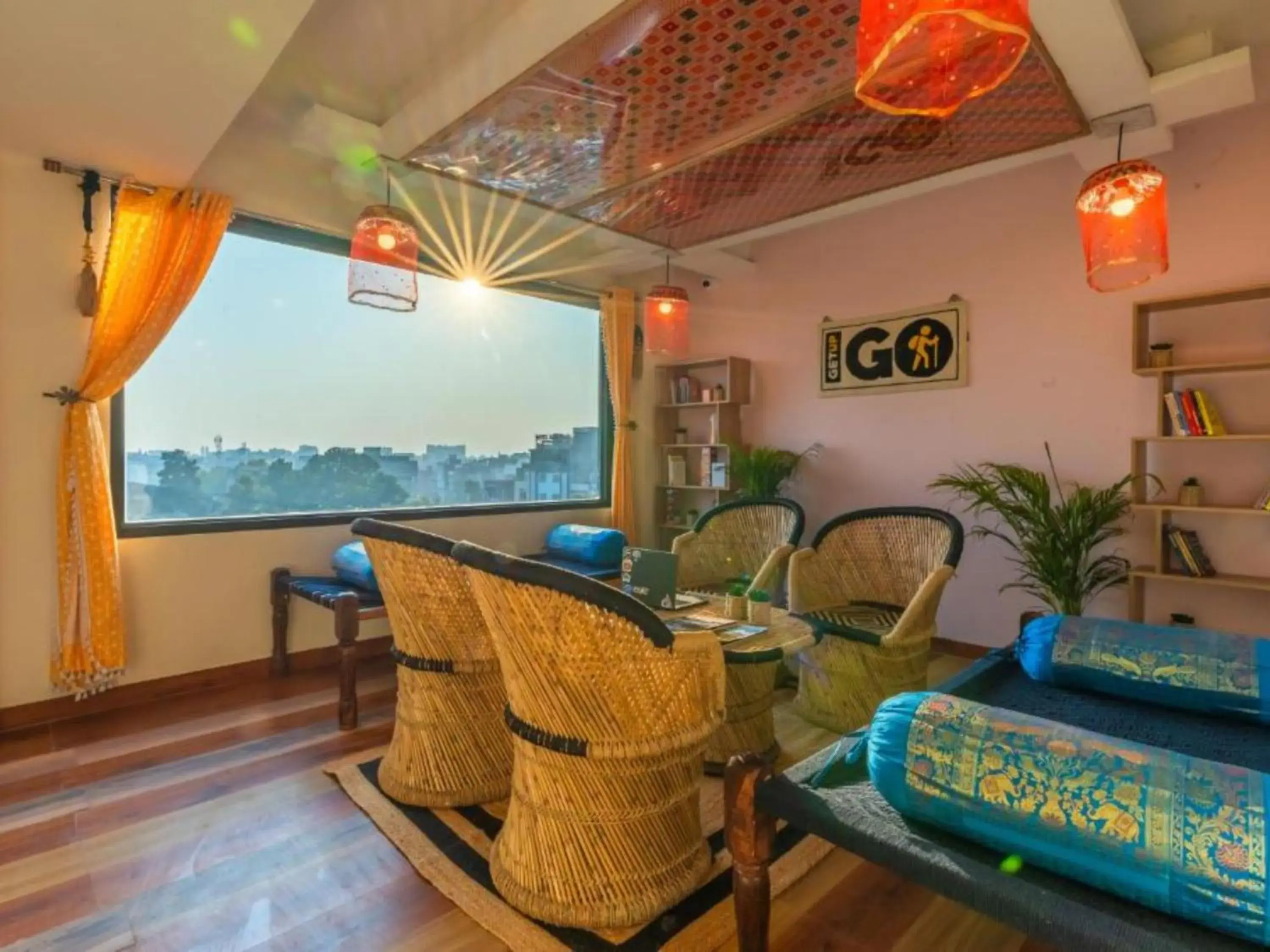 Living room in The Hosteller Amritsar, Near Golden Temple Living room in The Hosteller Amritsar, Near Golden Temple