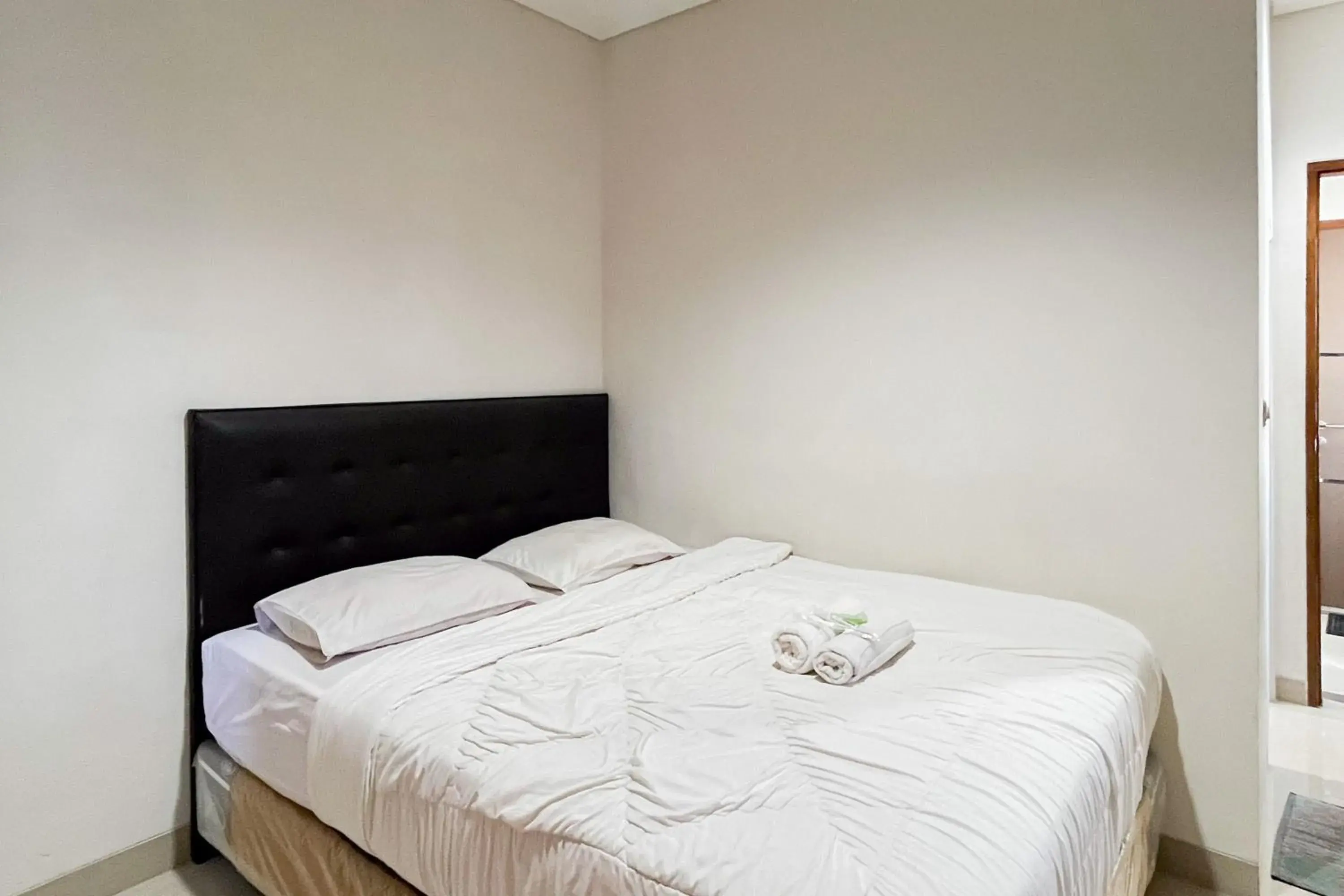 Standard Double Room in Urbanview Hotel Wongso Pangkal Pinang Standard Double Room in Urbanview Hotel Wongso Pangkal Pinang