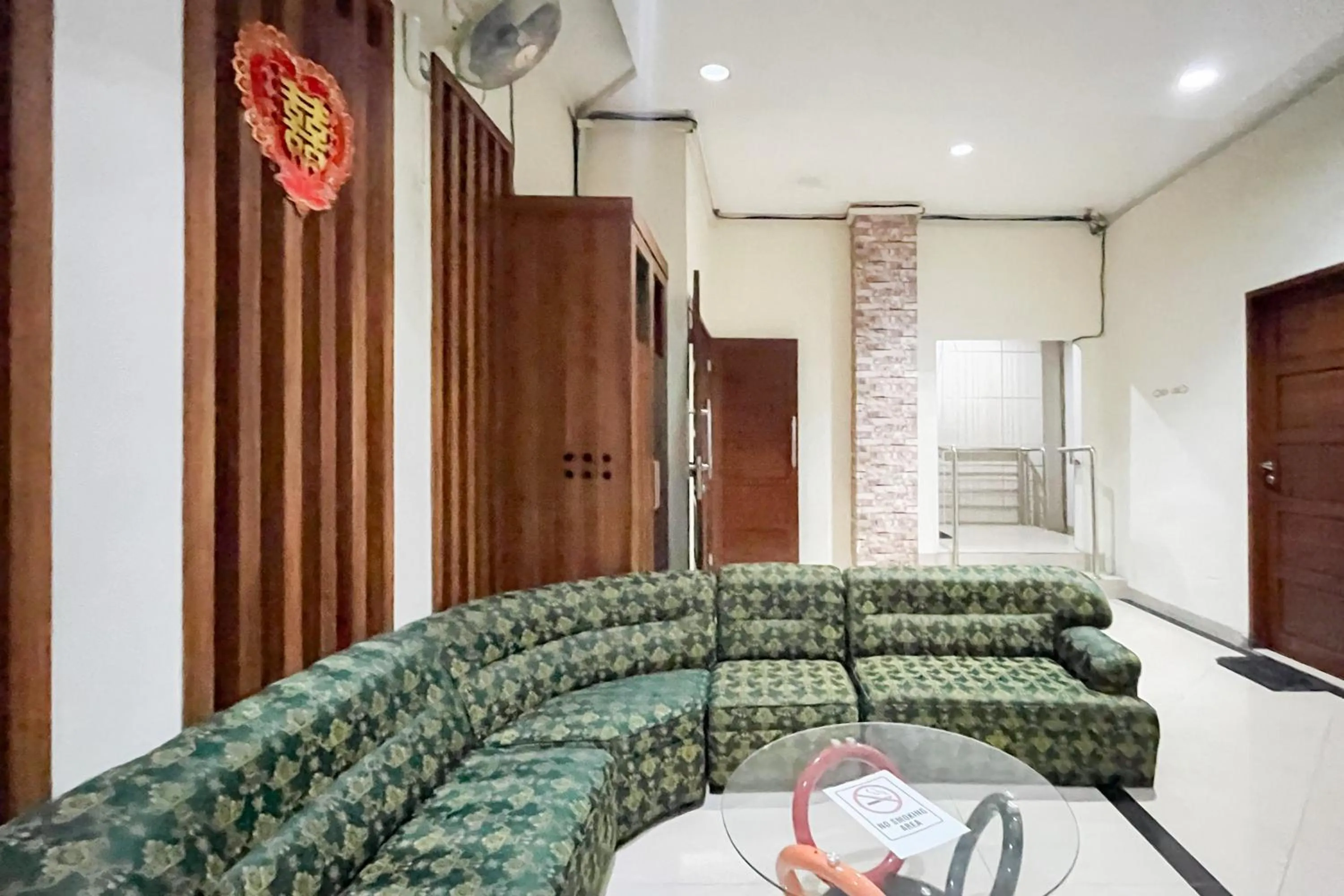 Seating area in Urbanview Hotel Wongso Pangkal Pinang