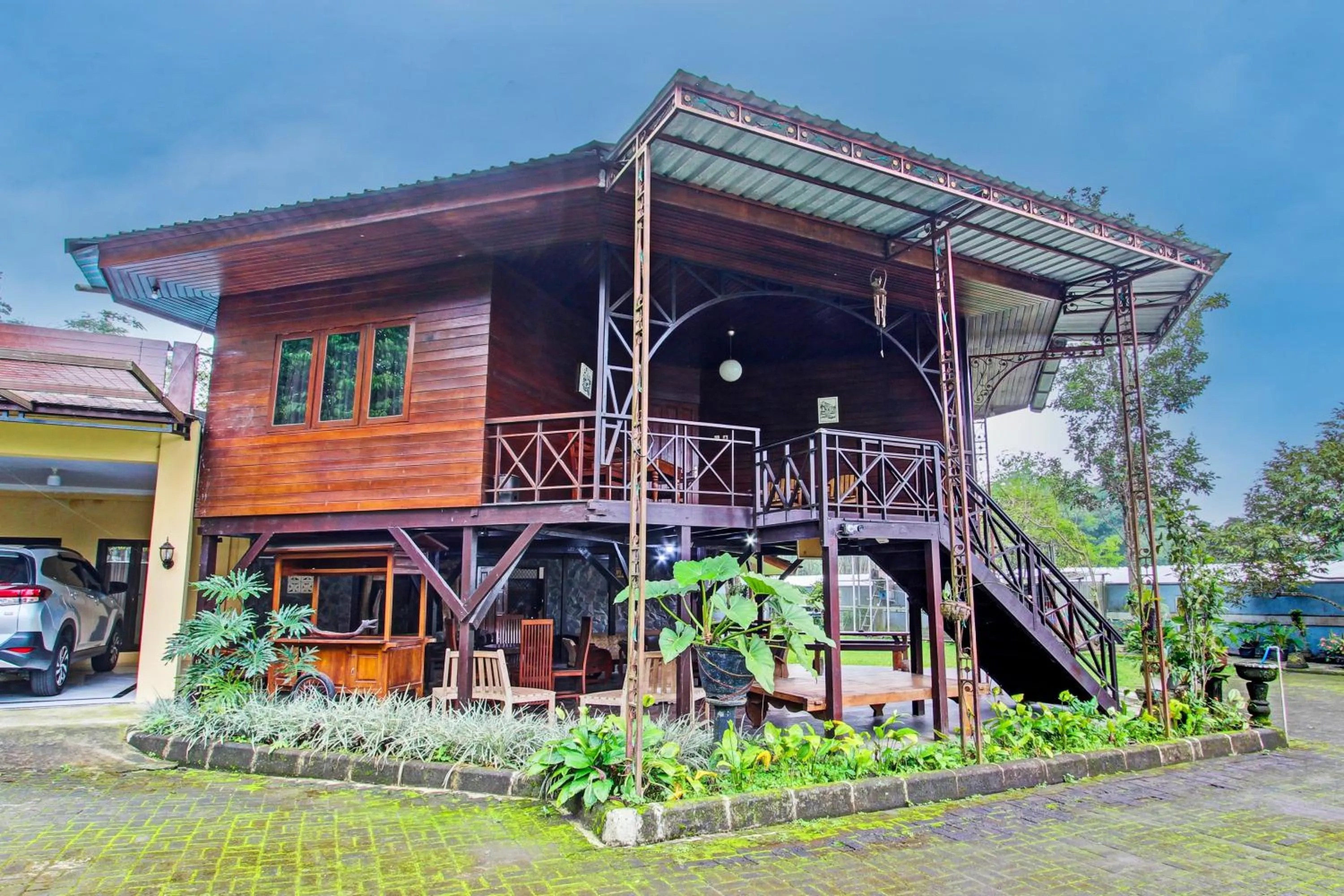 Facade/entrance in Hotel O Puri Adem 86 Syariah BunkbedNearMerapi Golf Club