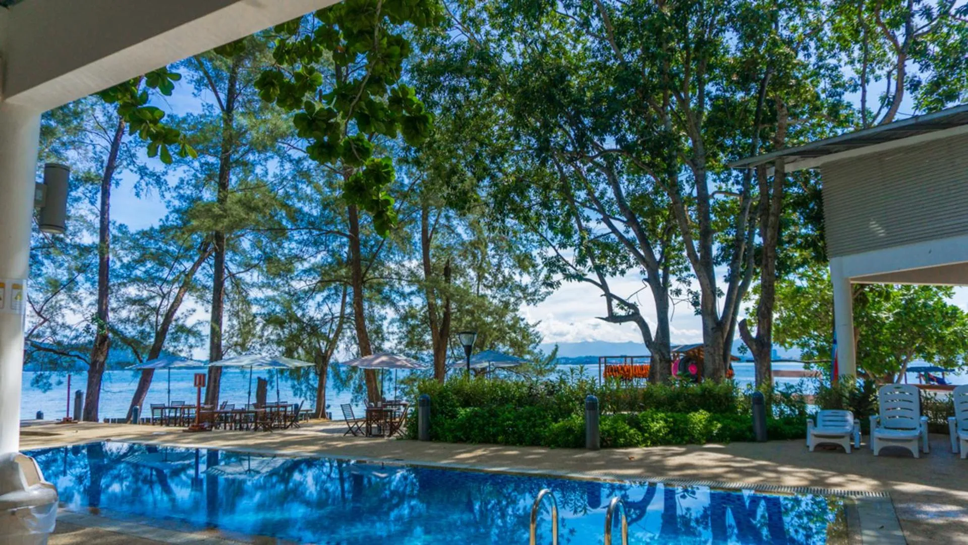 Pool view in Mamutik Island Lodge