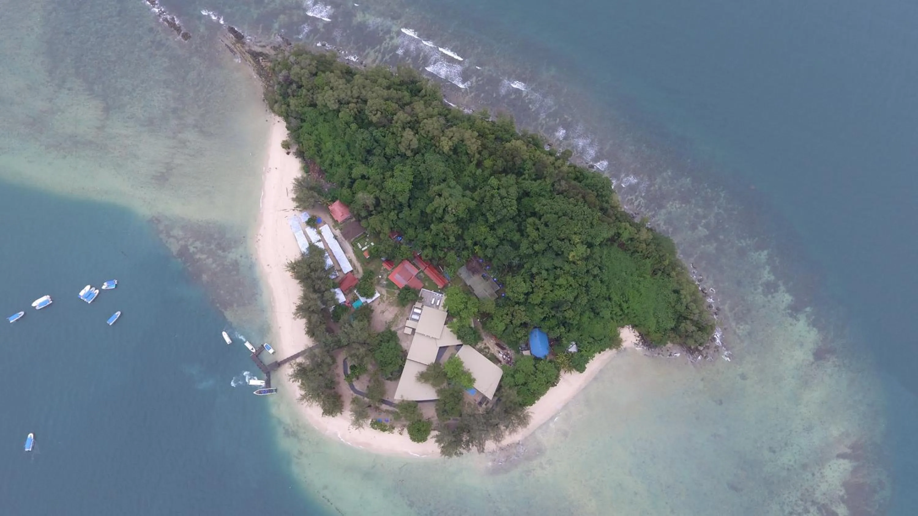 Bird's eye view in Mamutik Island Lodge