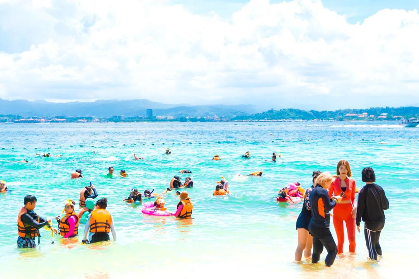 Beach in Mamutik Island Lodge