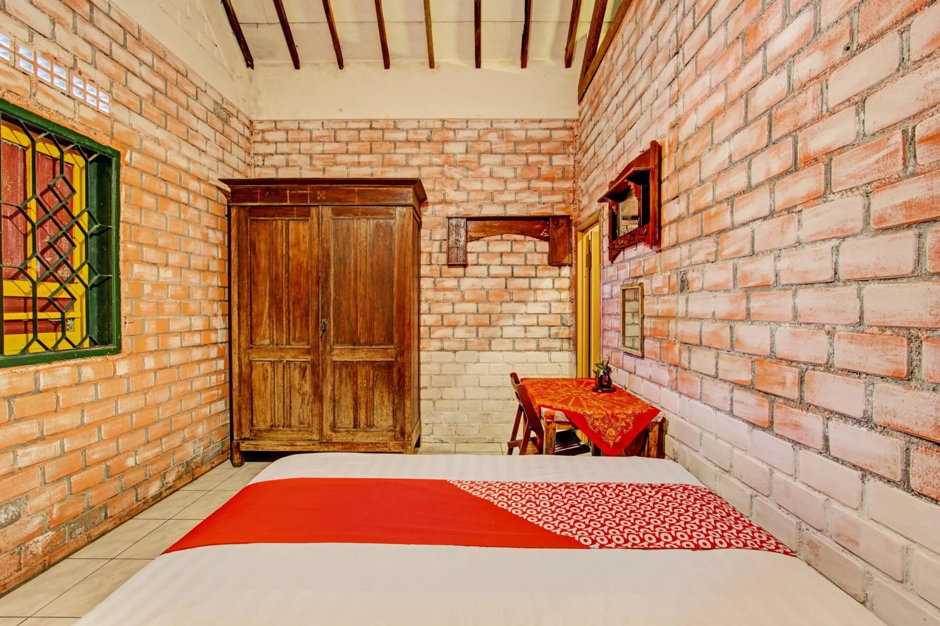 Bedroom in Hotel O Omah Baturan Syariah