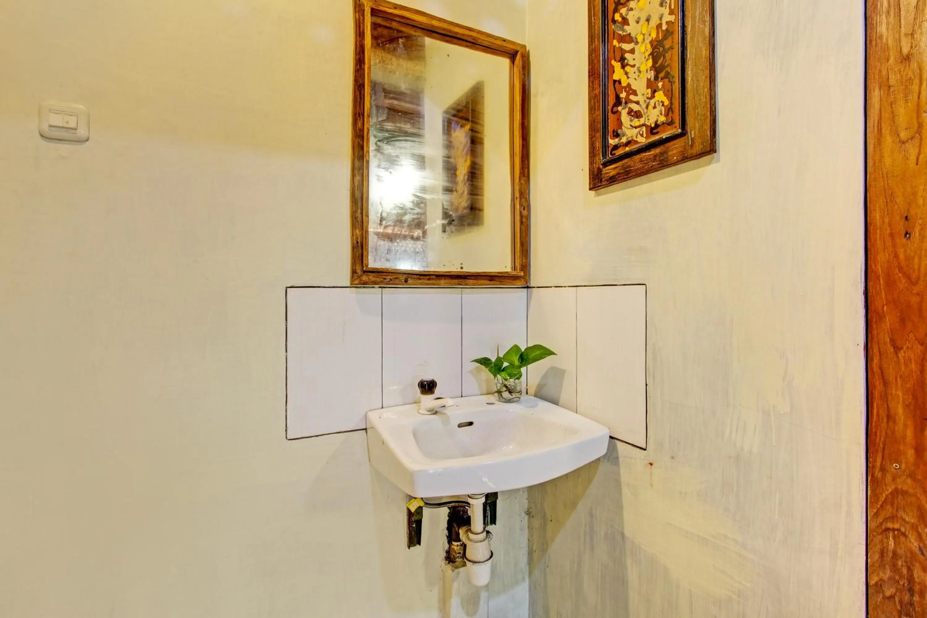 Bathroom in Hotel O Omah Baturan Syariah