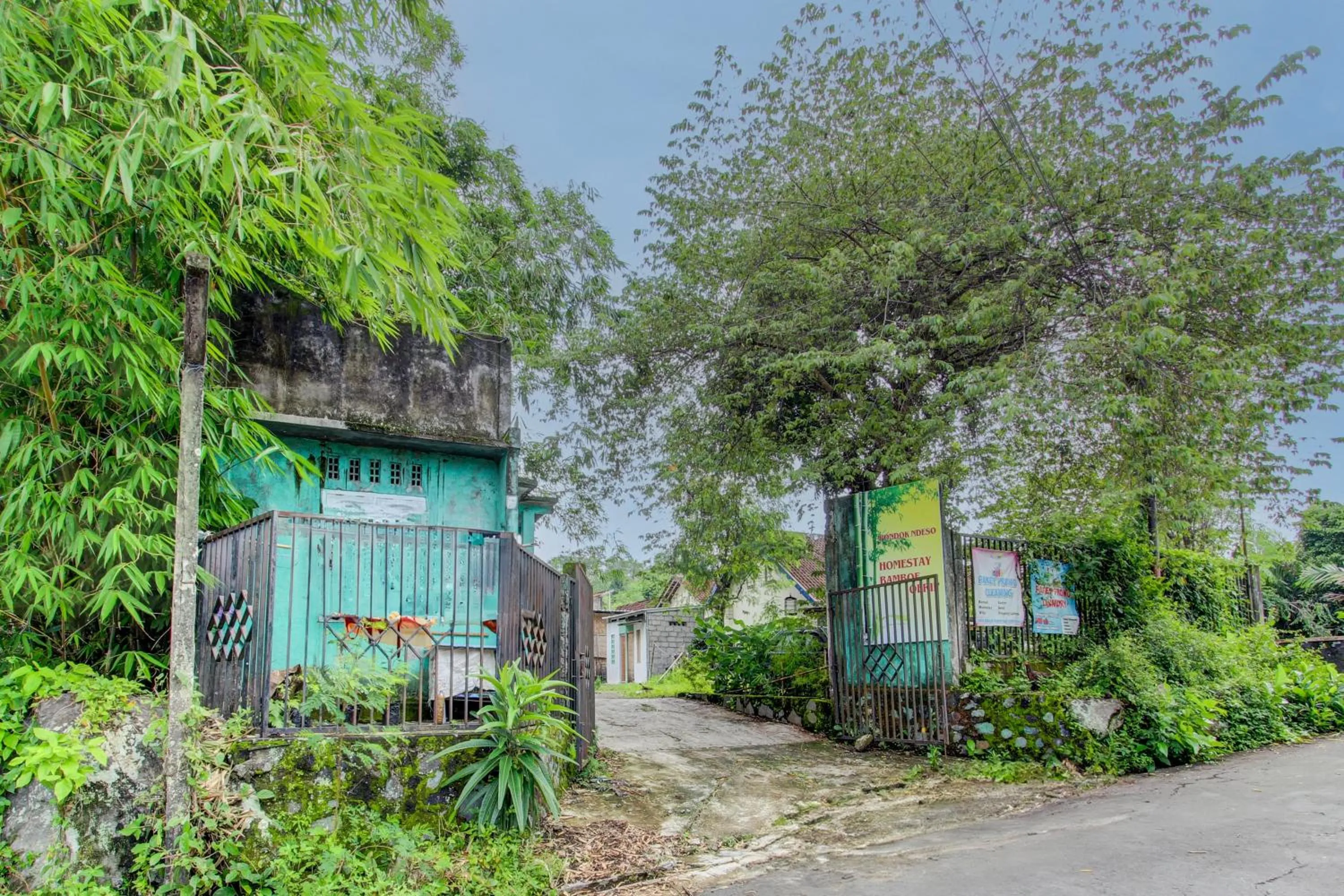 Facade/entrance in Hotel O Homestay Bambu Oerip Syariah