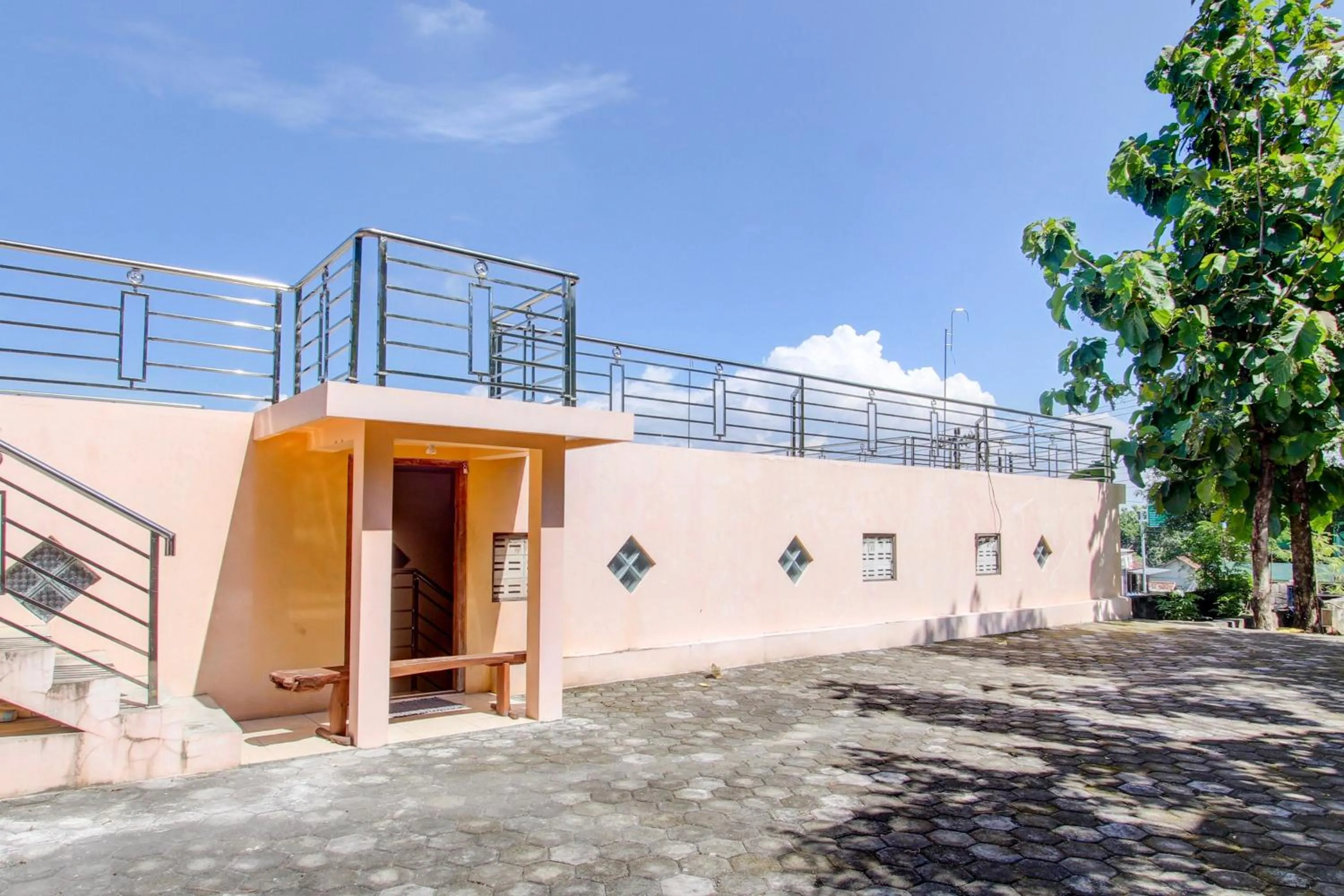 Facade/entrance in OYO 93600 Barong Ijo Homestay Syariah