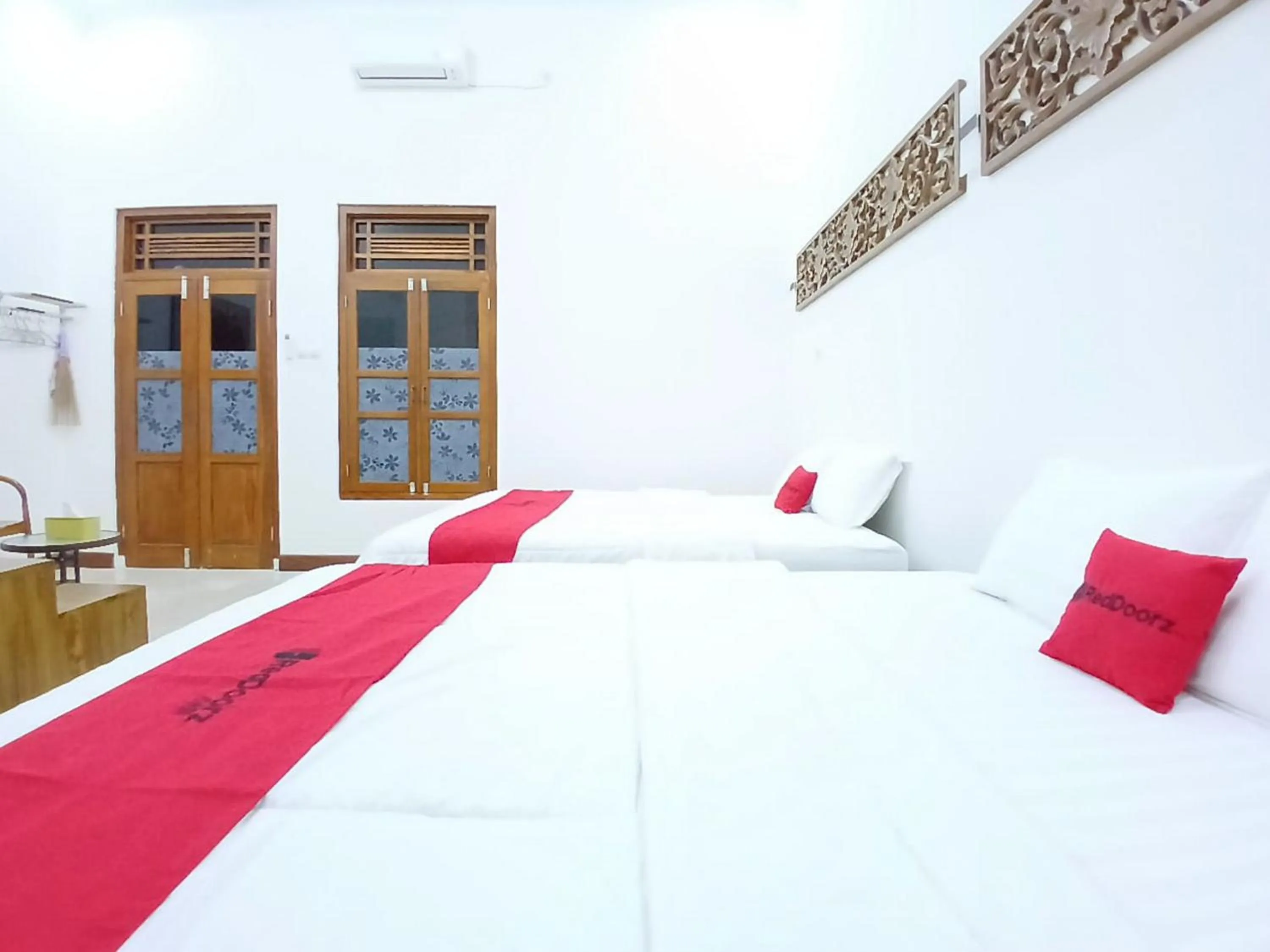 Bedroom, Bed in RedDoorz at Ndalem Eyyang Syariah Stasiun Klaten