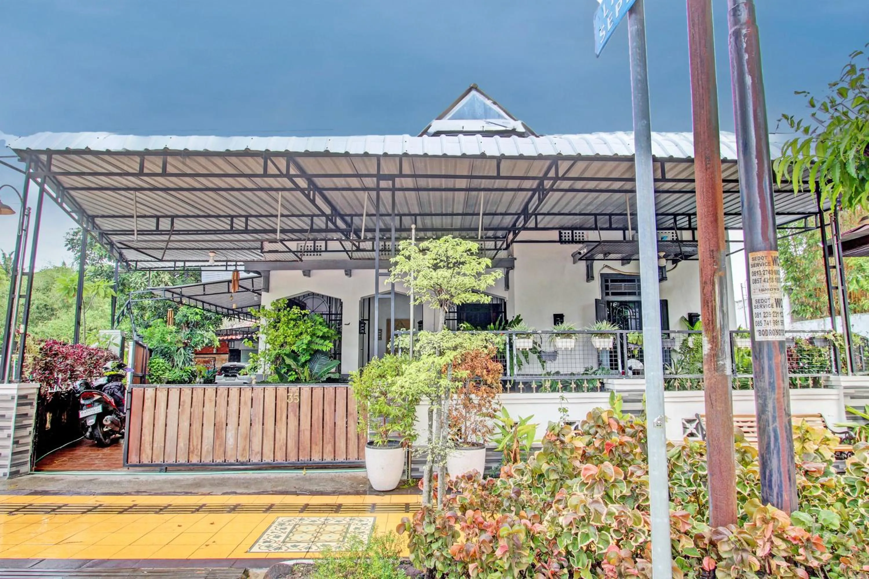 RedDoorz at Ndalem Eyyang Syariah Stasiun Klaten