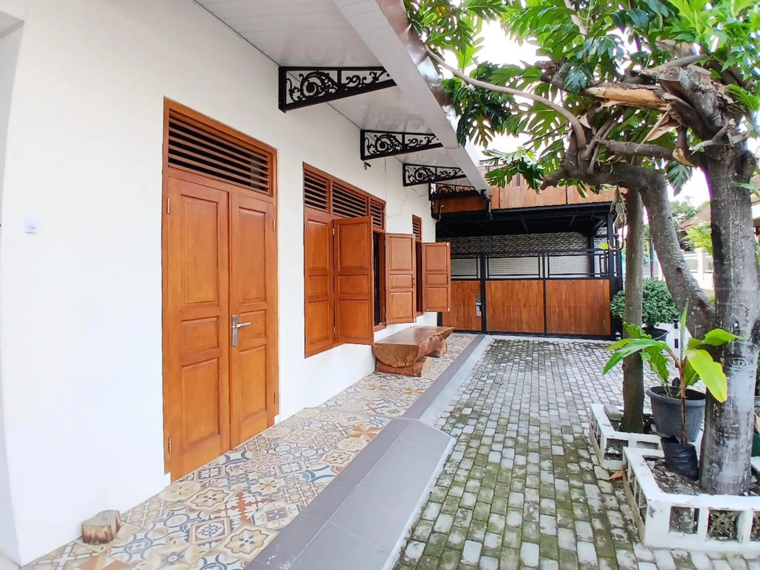 Property building in RedDoorz at Ndalem Eyyang Syariah Stasiun Klaten