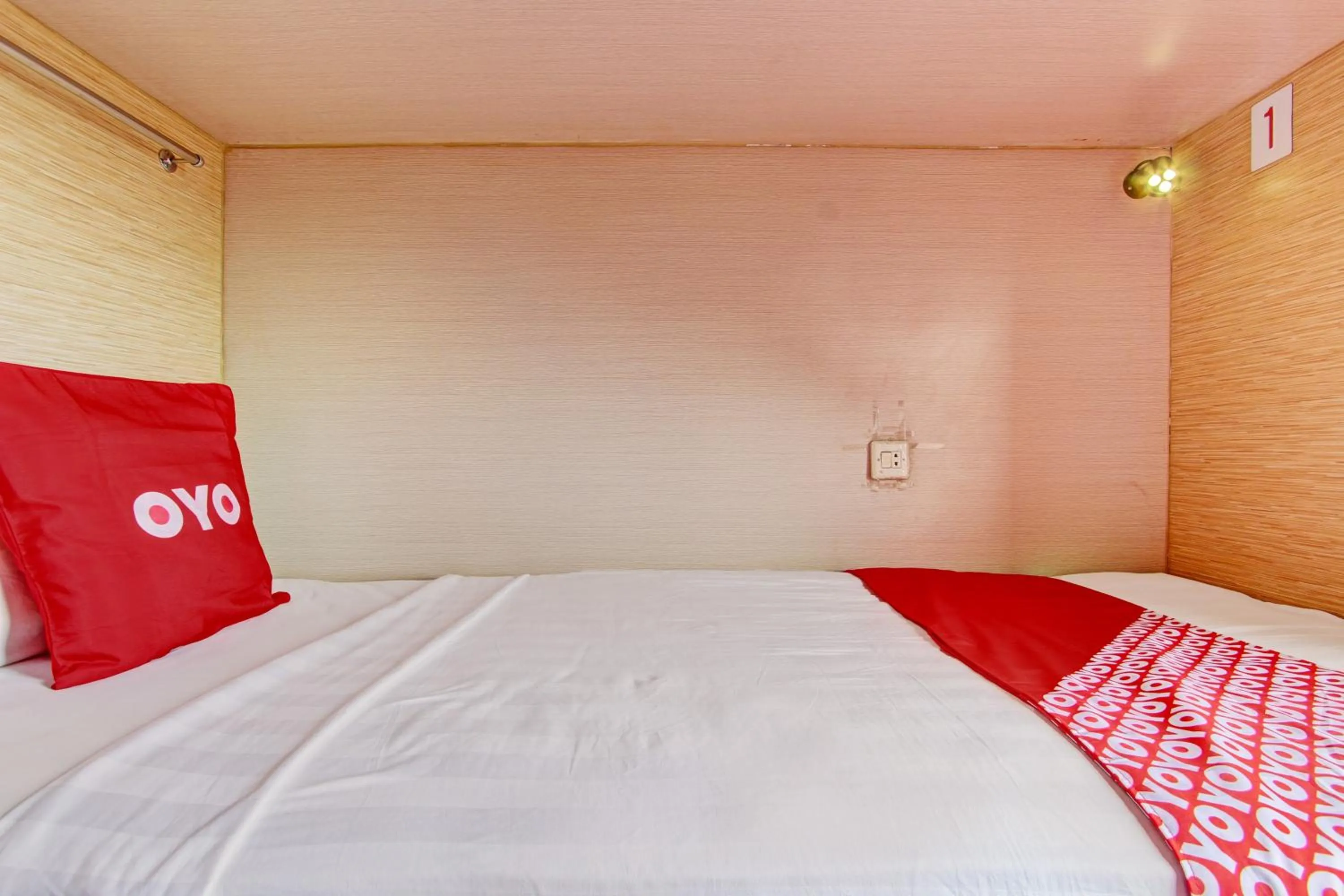 Bedroom, Bed in Hotel O Penak Malioboro Bunk Bed