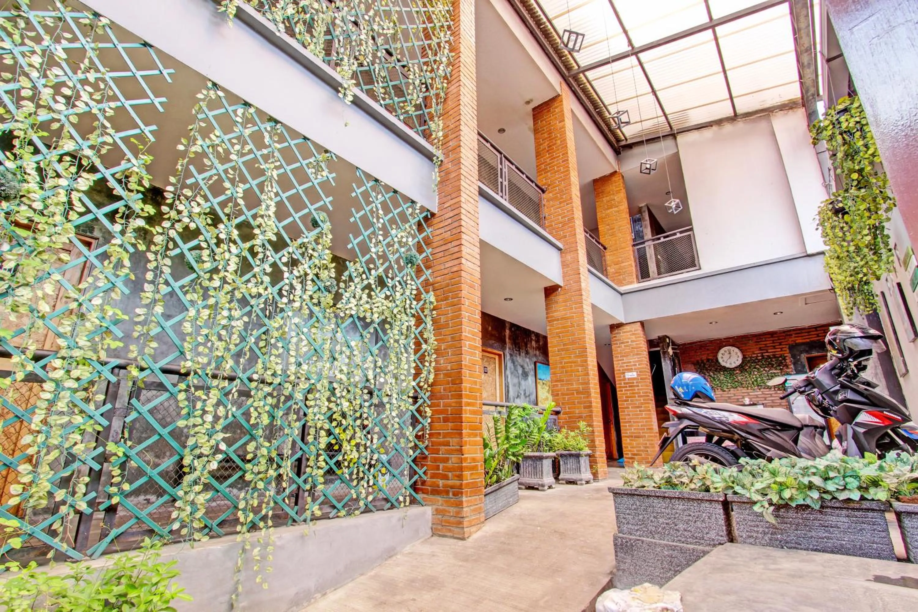Facade/entrance in Hotel O Penak Malioboro Bunk Bed