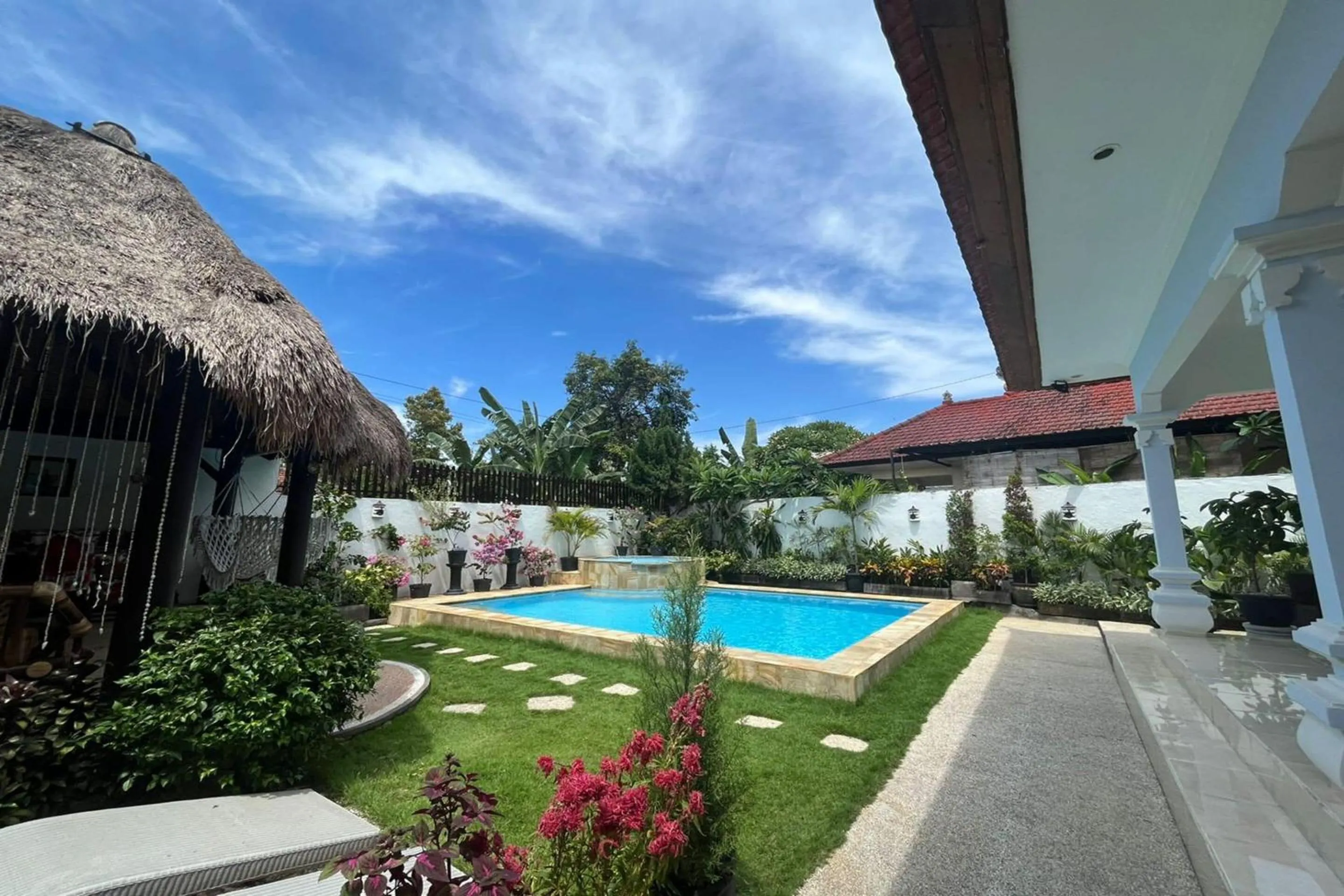 Swimming pool in Belvilla Pleasant Seaside Lovina Beach