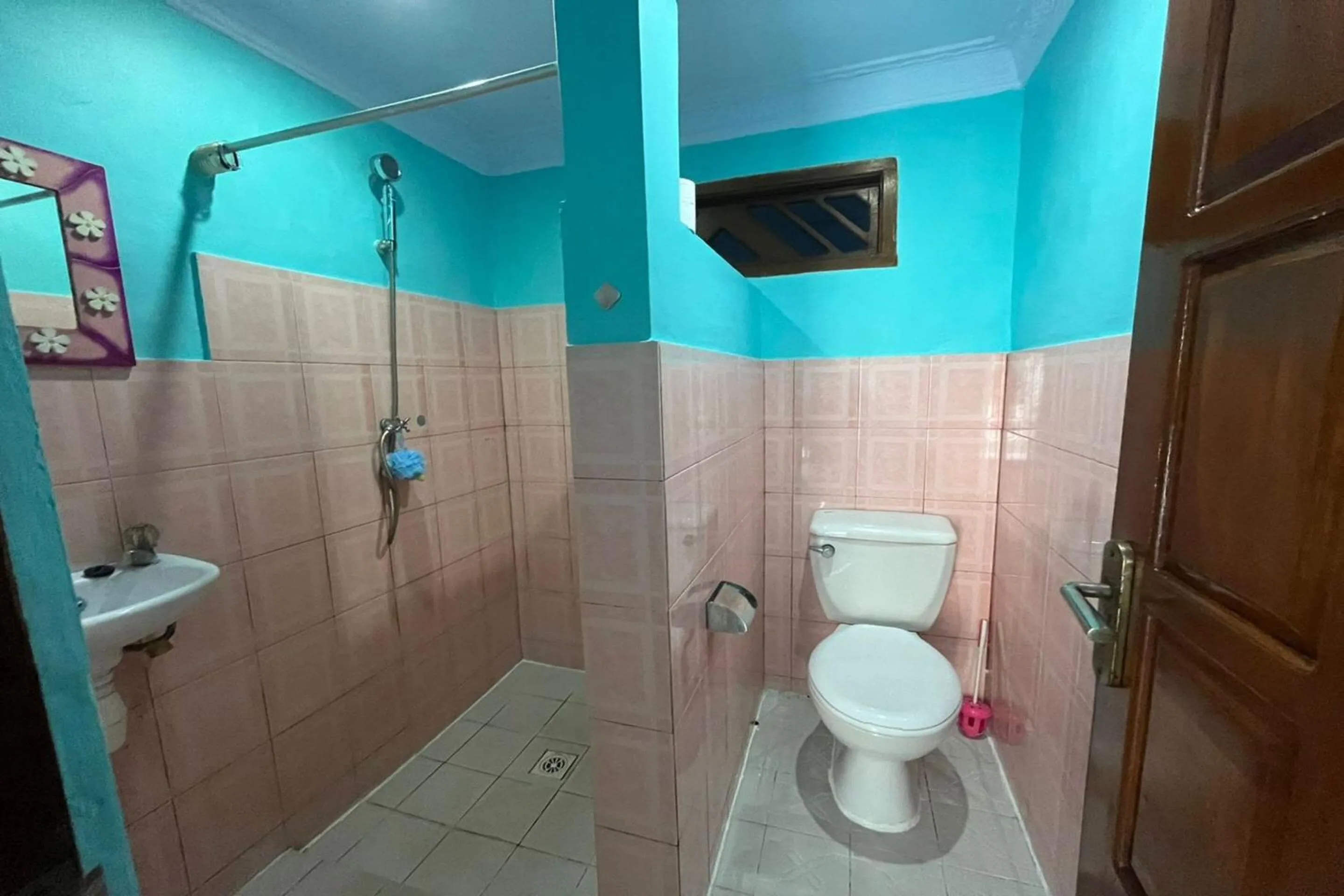 Bathroom in Belvilla Pleasant Seaside Lovina Beach