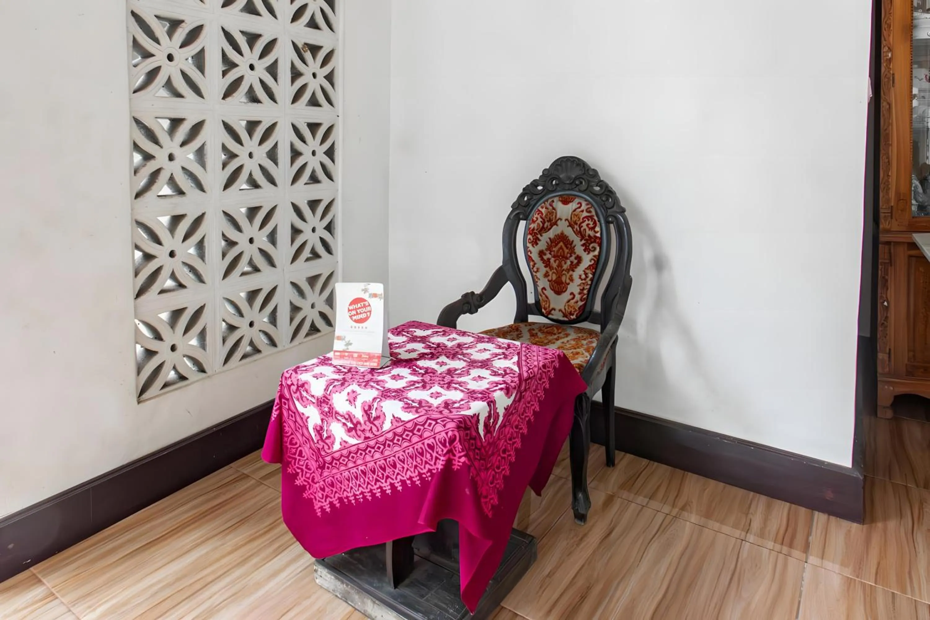 Lobby or reception in Hotel O Homestay Bonjeruk Near Restoran Pawon 21 Bonjeruk