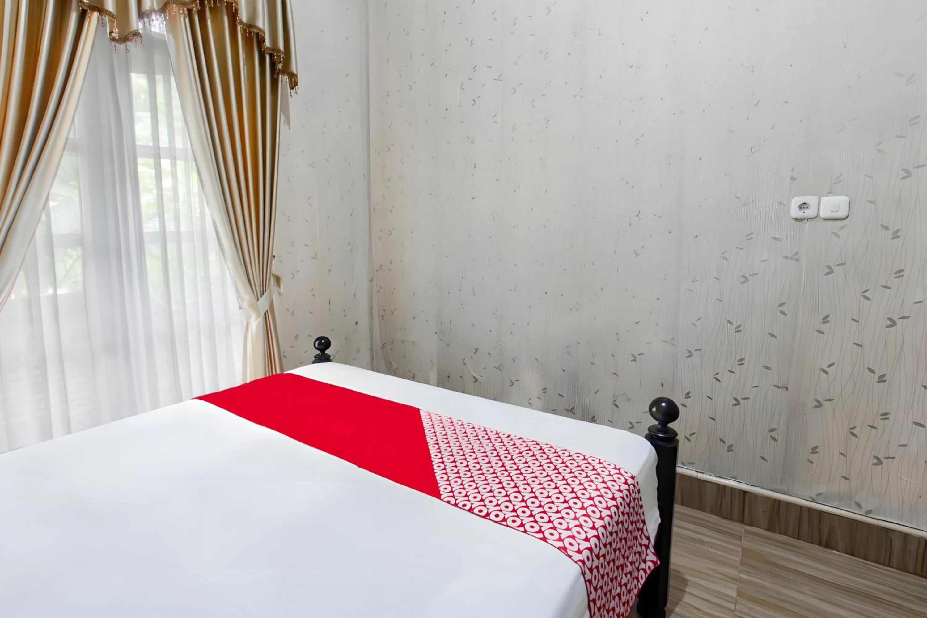 Bedroom, Bed in Hotel O Homestay Bonjeruk Near Restoran Pawon 21 Bonjeruk