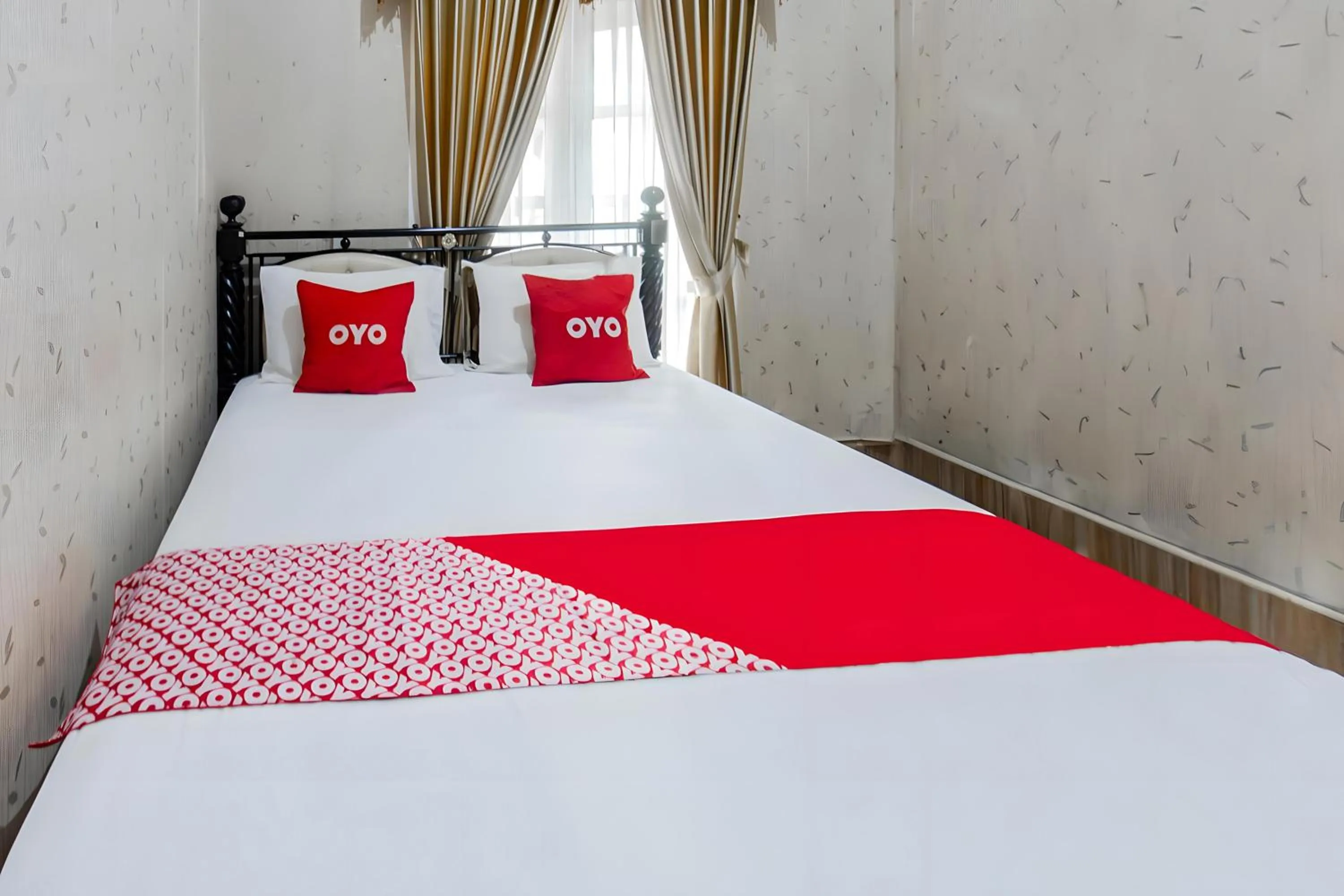 Bedroom, Bed in Hotel O Homestay Bonjeruk Near Restoran Pawon 21 Bonjeruk