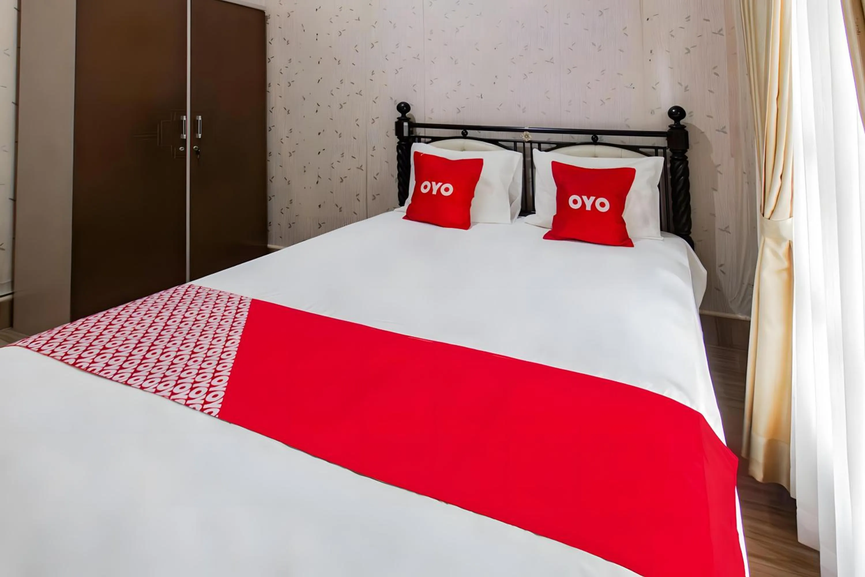 Bedroom, Bed in Hotel O Homestay Bonjeruk Near Restoran Pawon 21 Bonjeruk