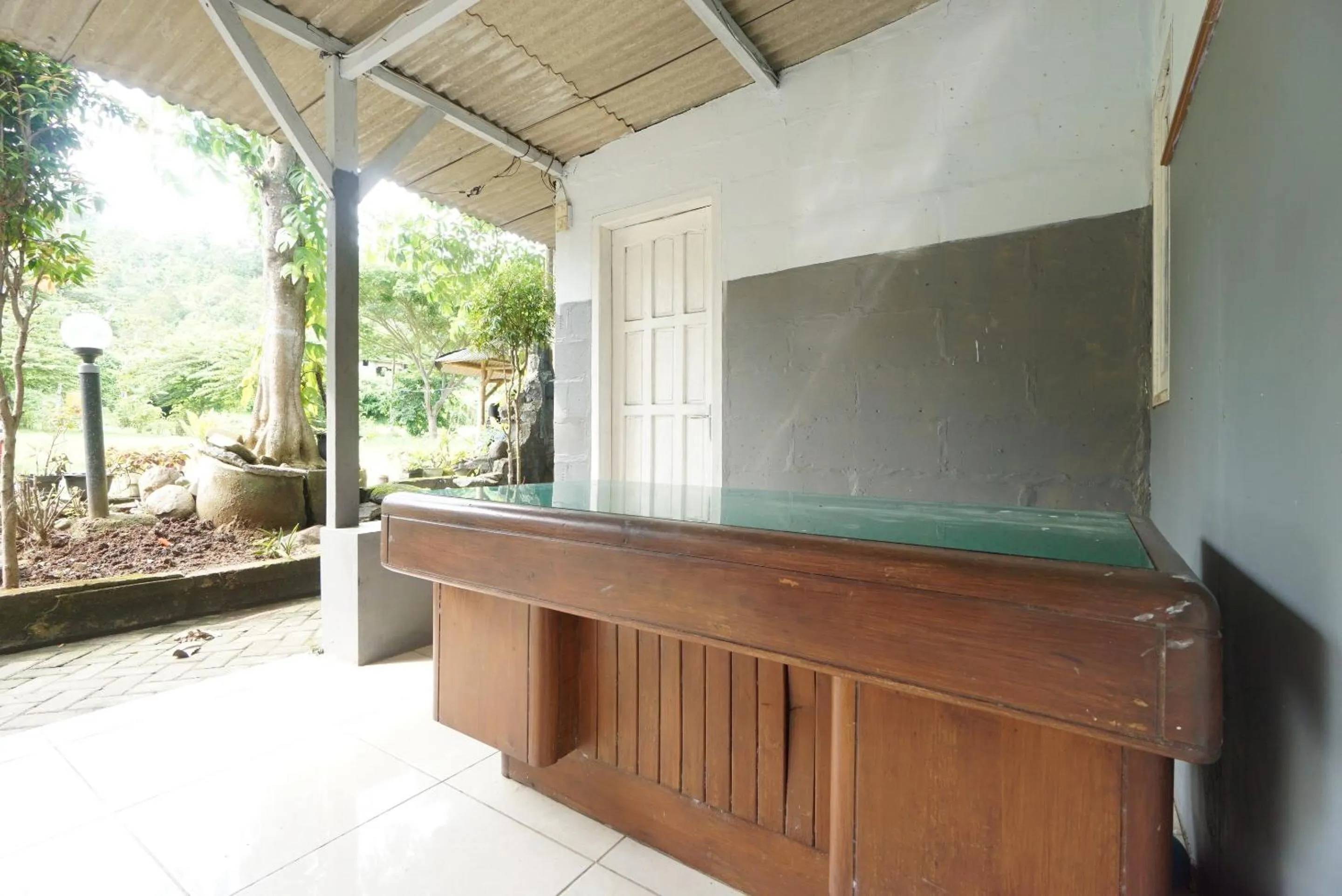 Lobby or reception in SPOT ON 93620 Anisa Homestay Syariah Near Pantai Gemah Tulungaggung