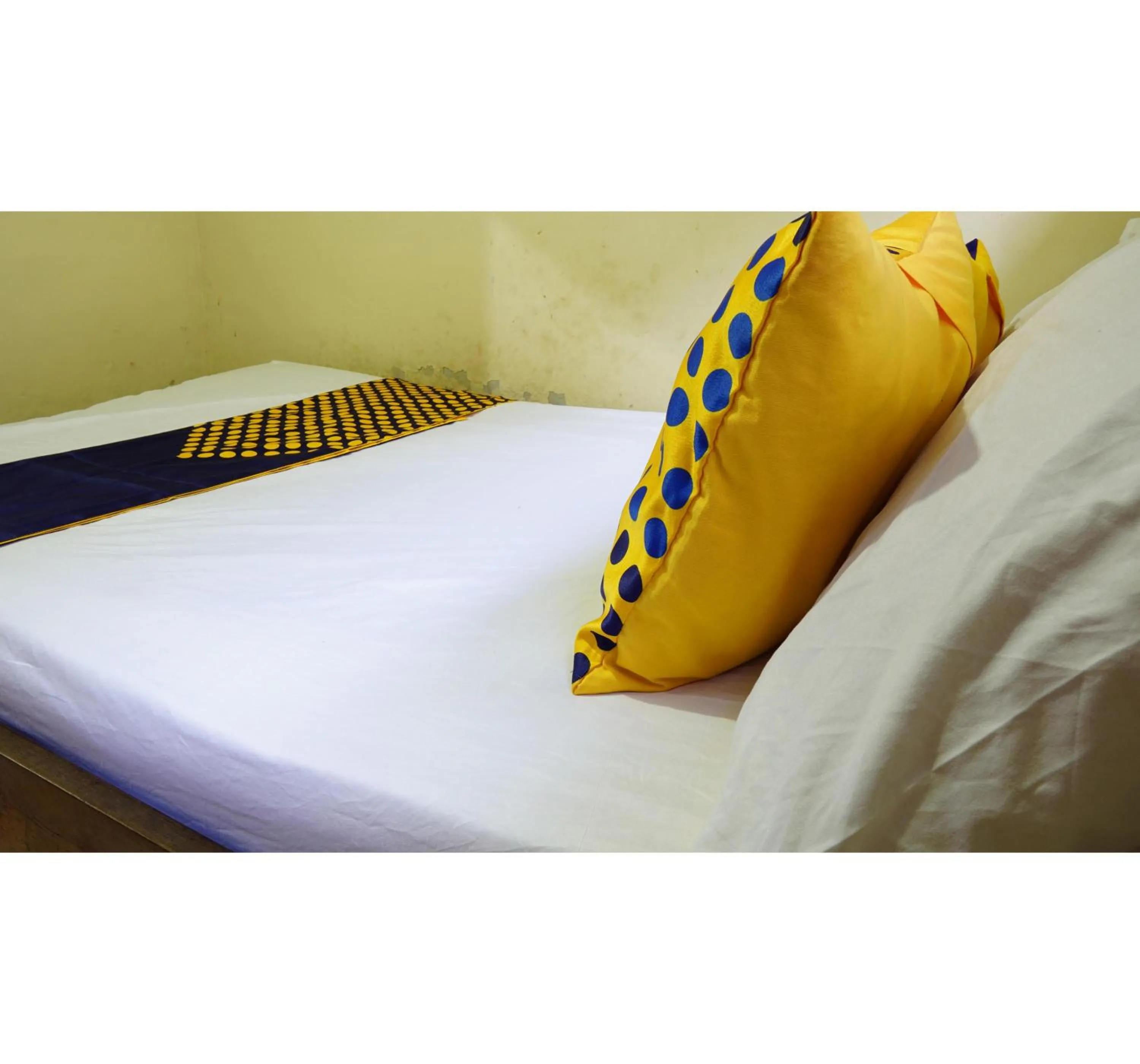 Bedroom, Bed in Hotel O Kost Bu Tutik Syariah