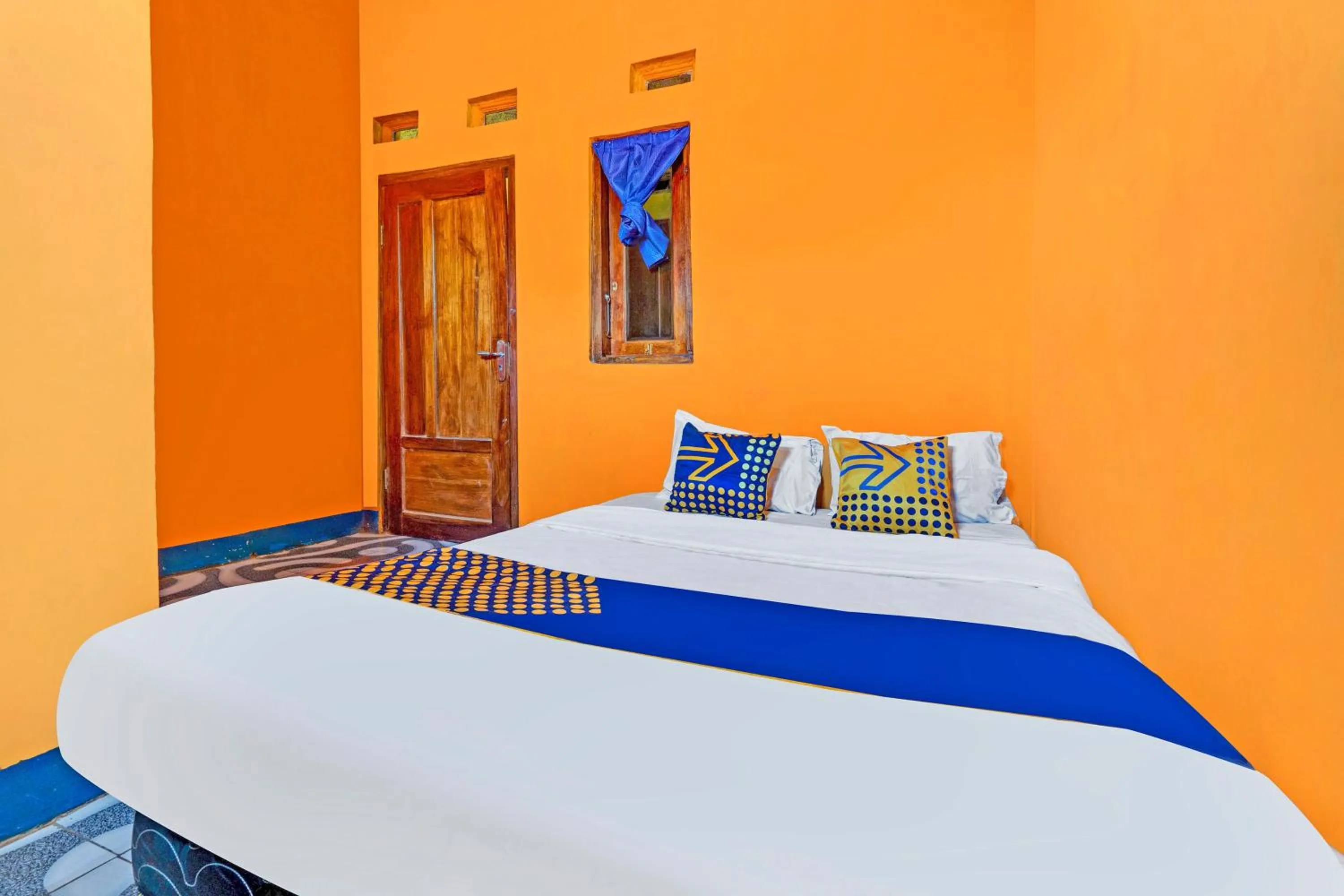 Bedroom, Bed in Hotel O Wisma Dua Putra Syariah