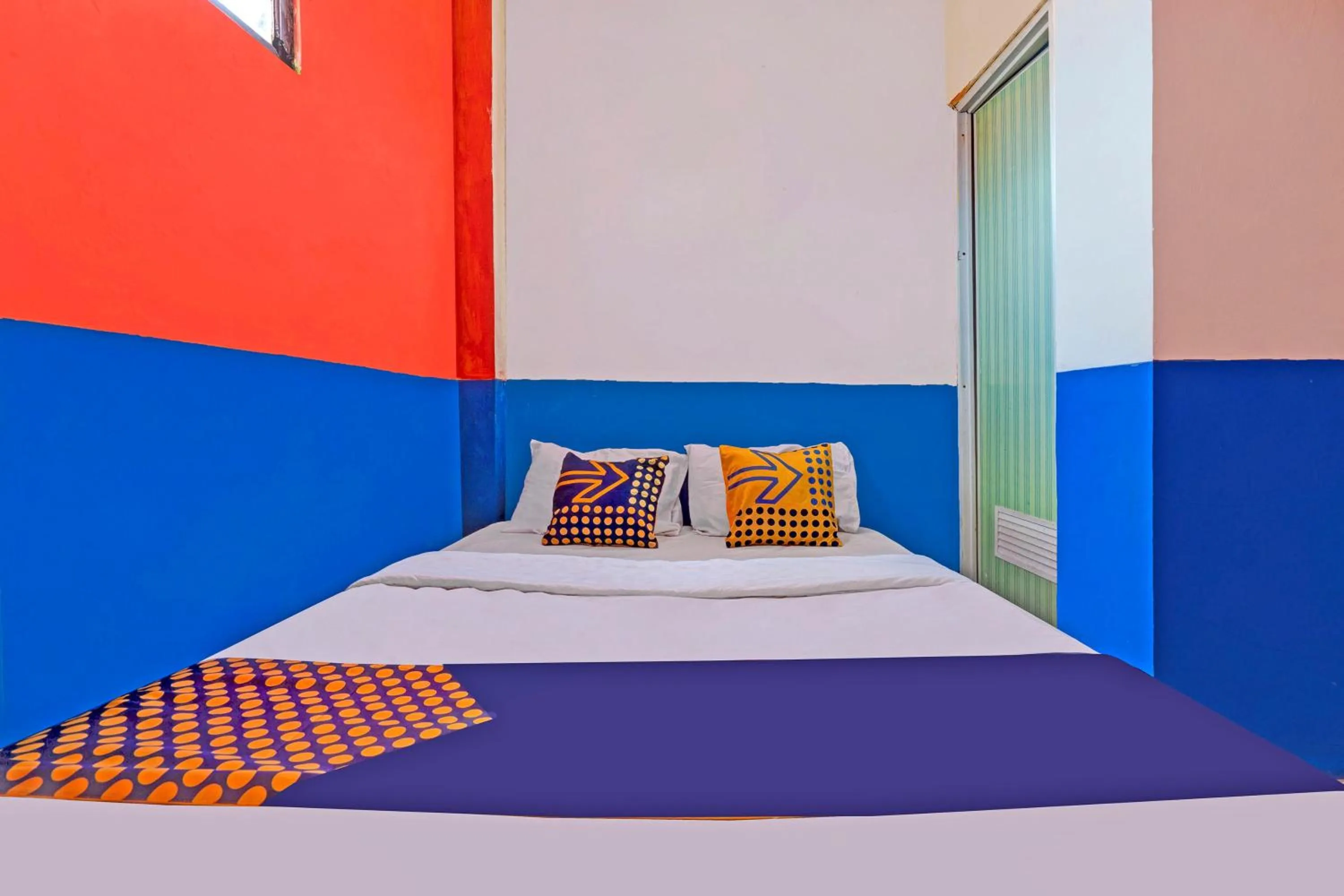 Bedroom, Bed in Hotel O Wisma Dua Putra Syariah