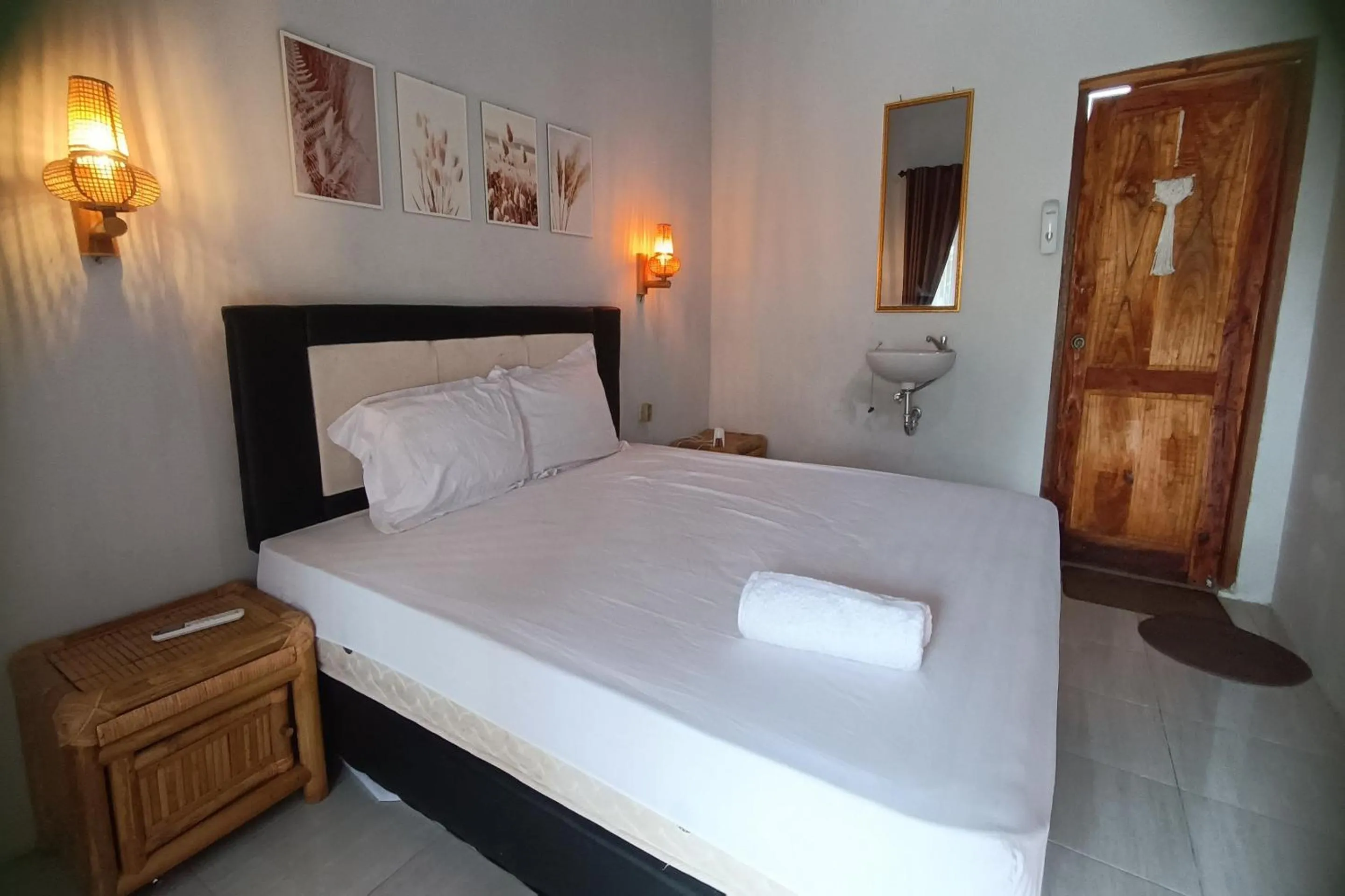 Bedroom in OYO 93626 Hi Homestay & Group