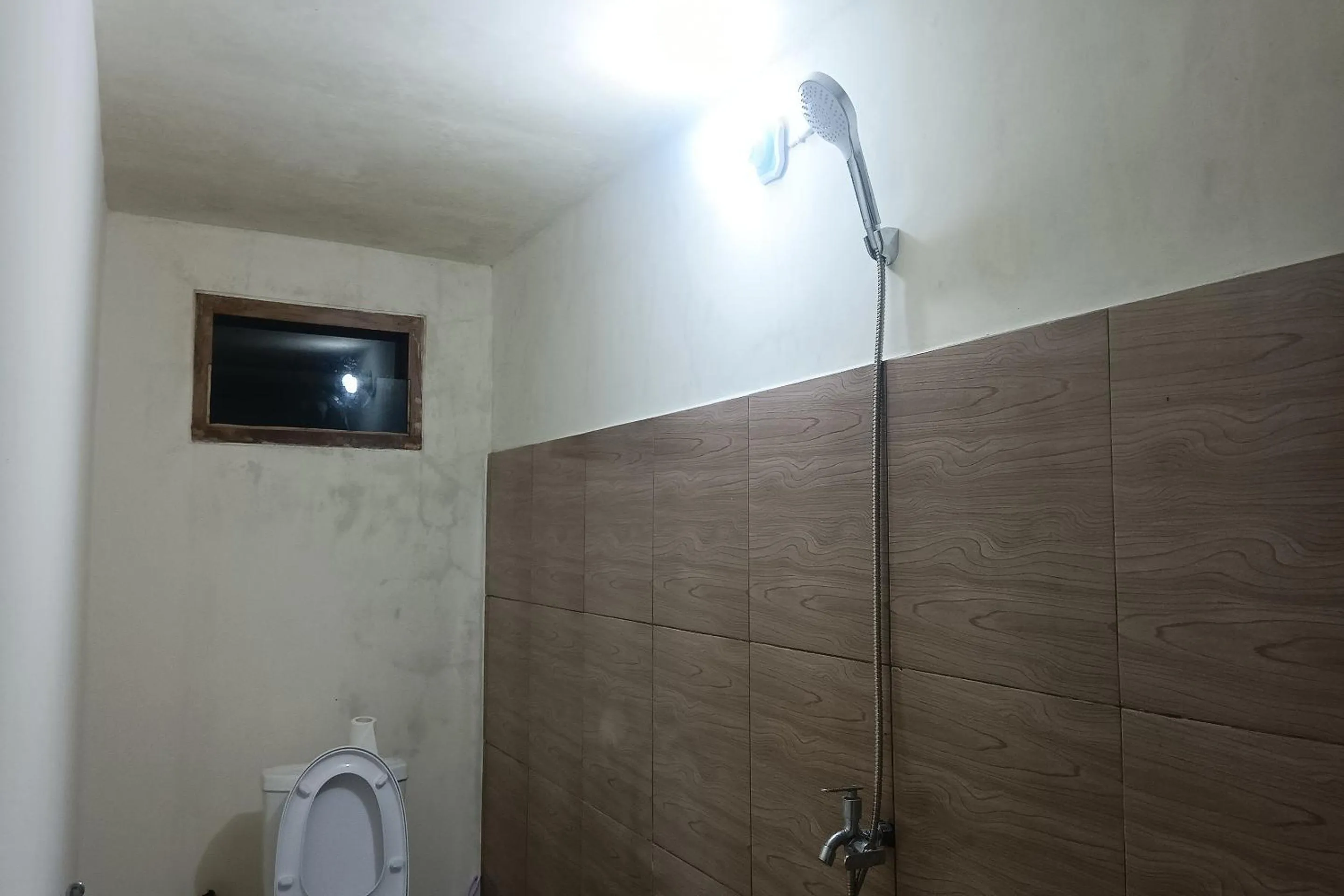 Bathroom in Hotel O Avocado Homestay